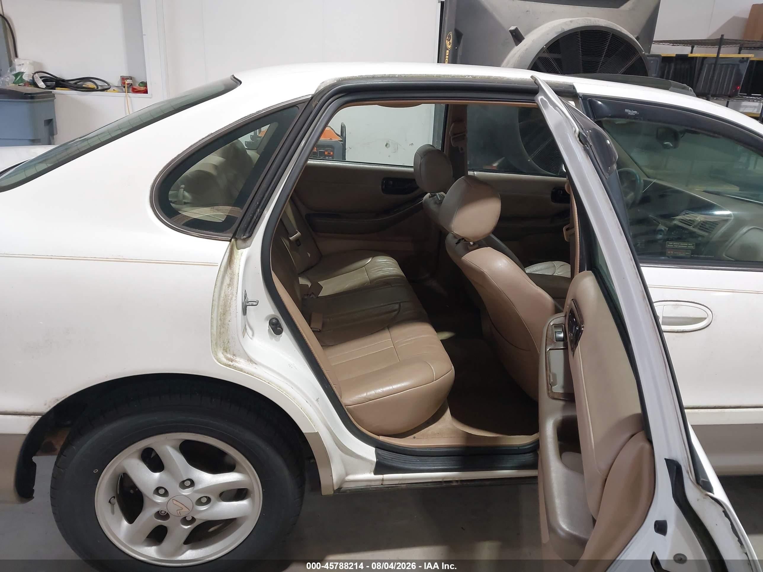 1997 Toyota Avalon Xls White vin: 4T1BF12BXVU208619