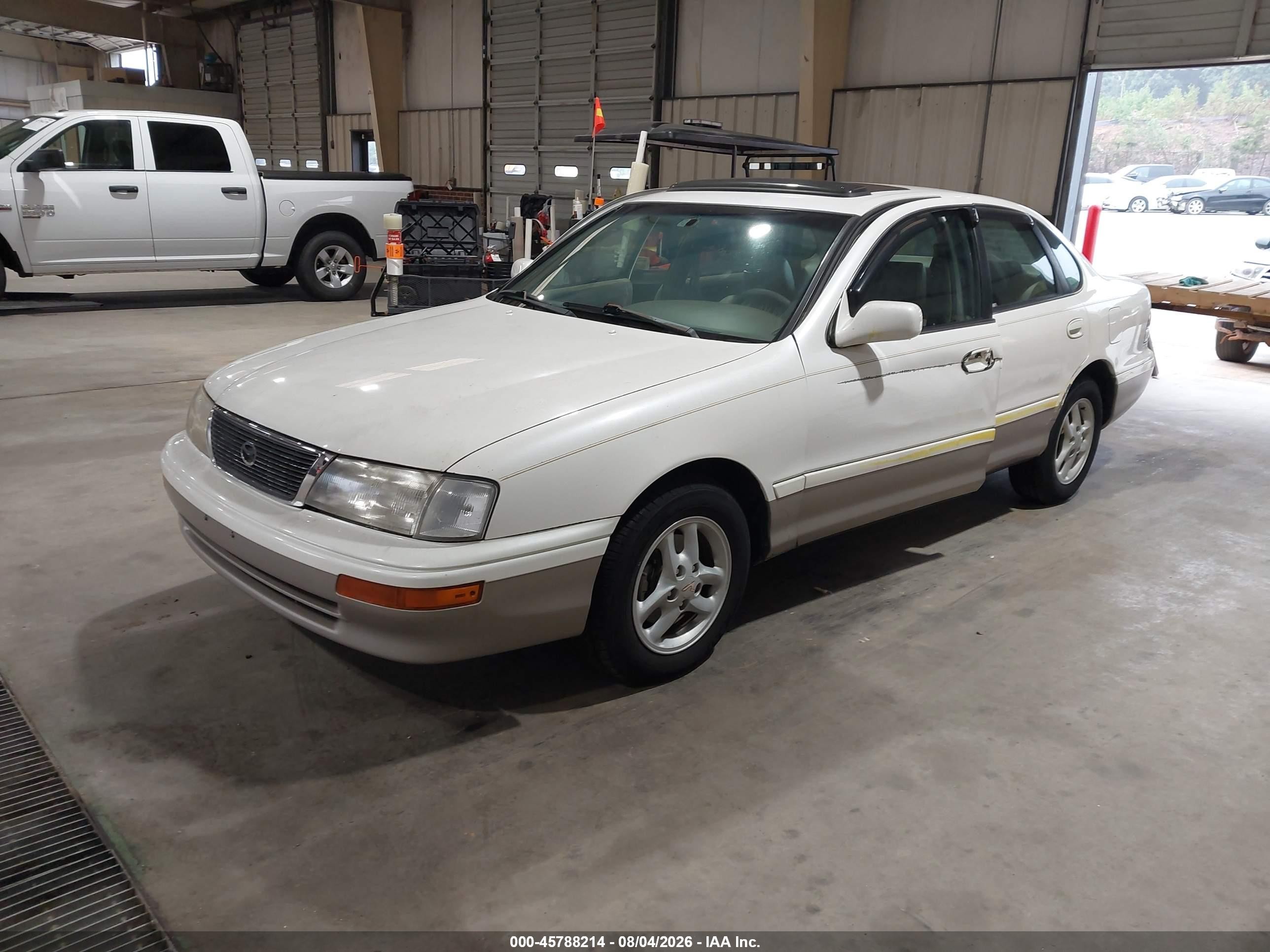 1997 Toyota Avalon Xls White vin: 4T1BF12BXVU208619