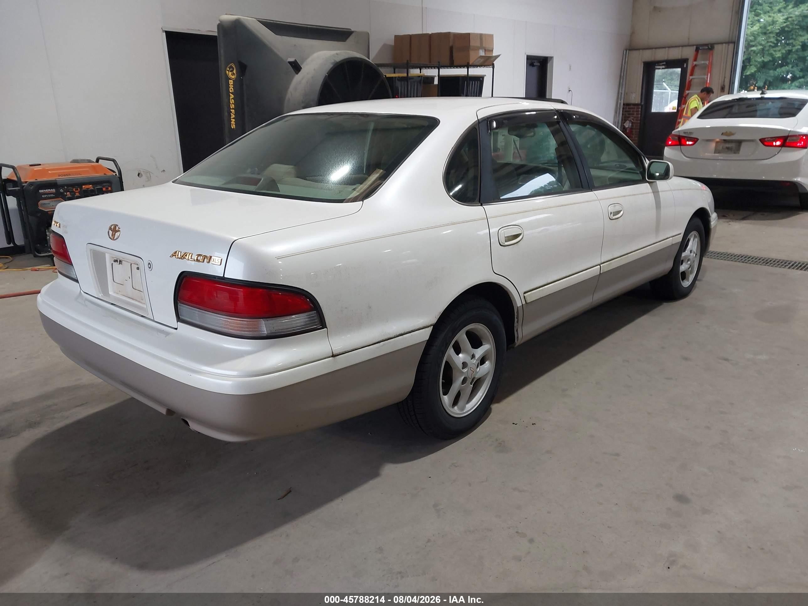 1997 Toyota Avalon Xls White vin: 4T1BF12BXVU208619