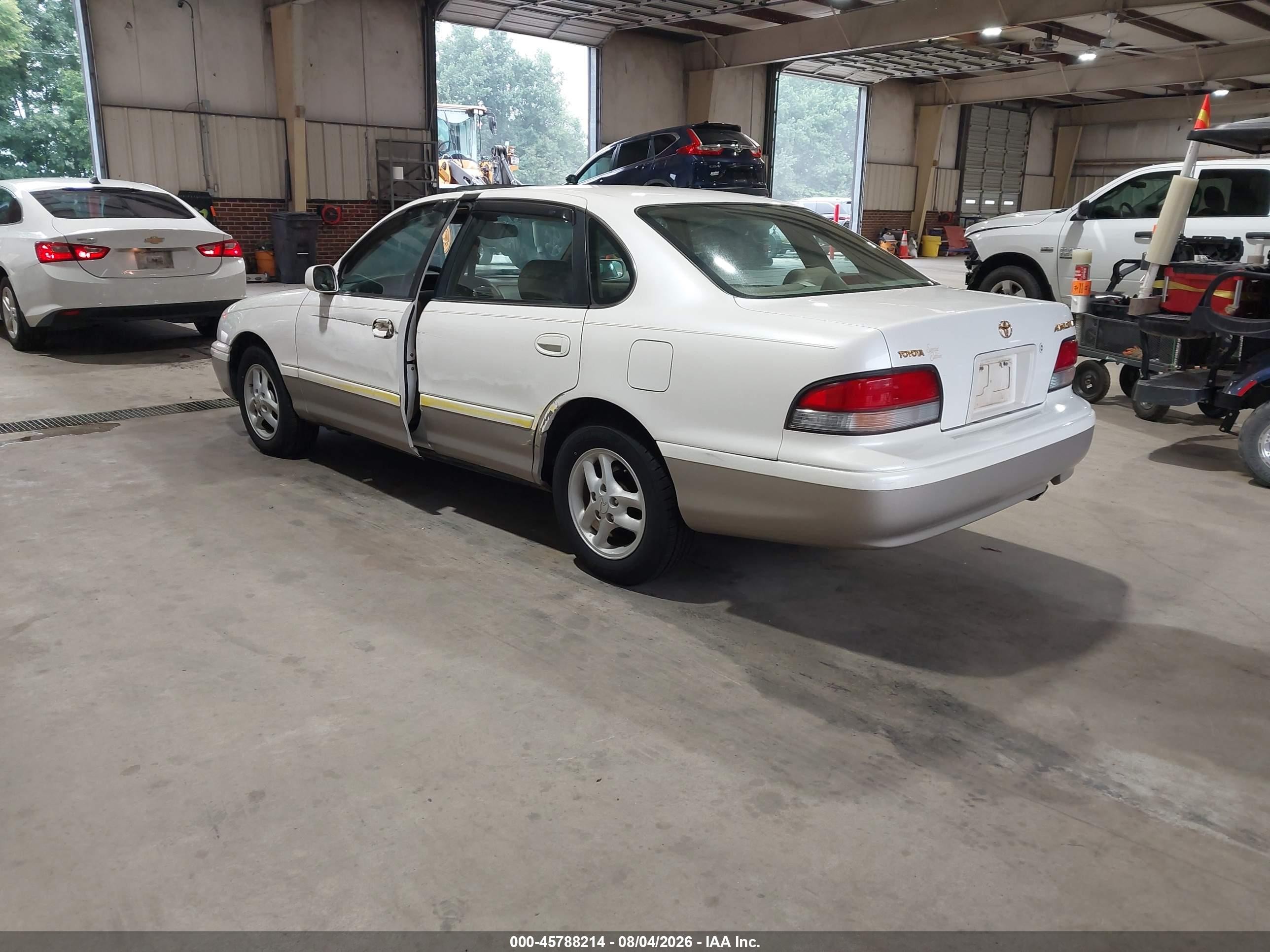 1997 Toyota Avalon Xls White vin: 4T1BF12BXVU208619