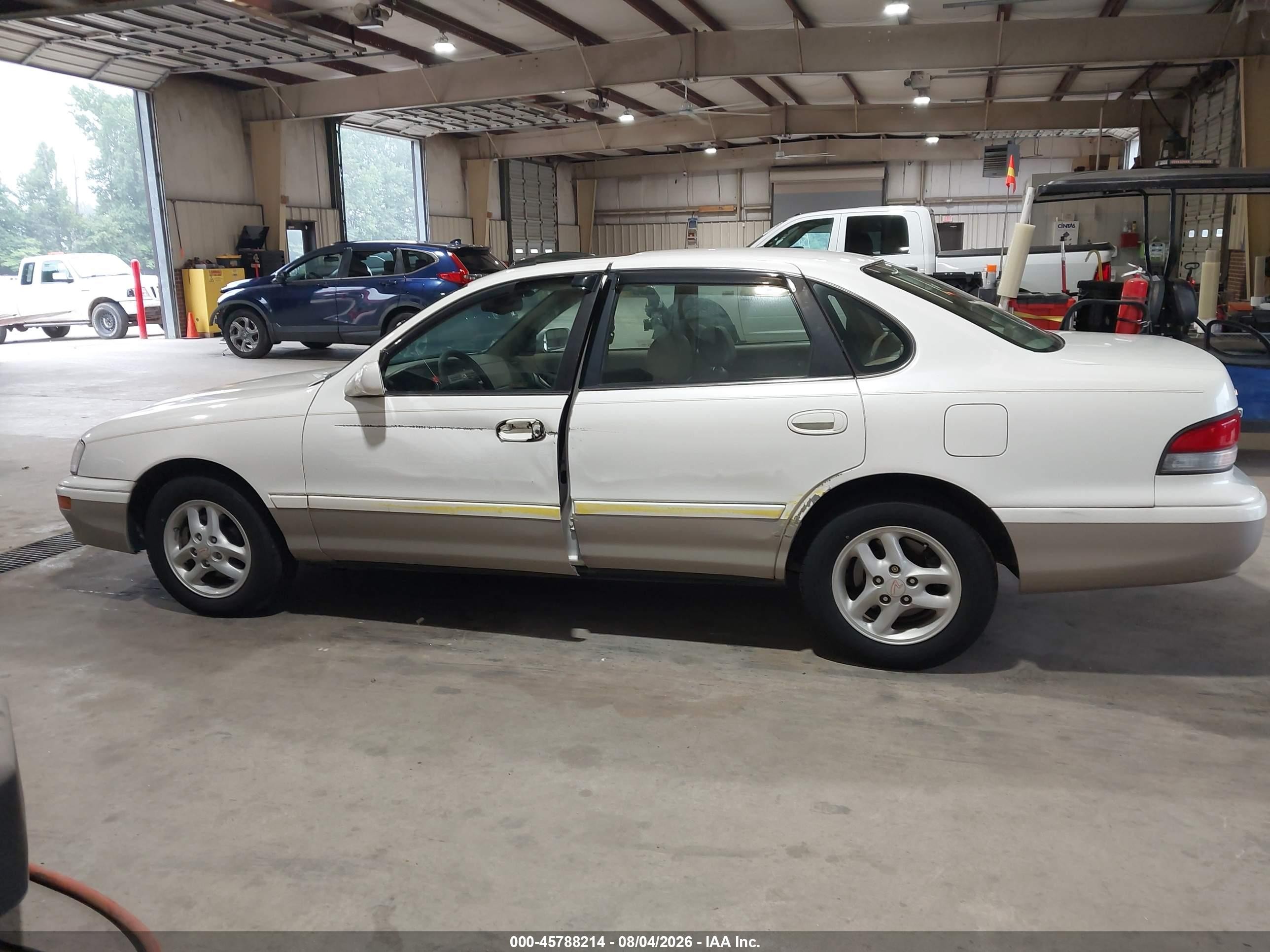 1997 Toyota Avalon Xls White vin: 4T1BF12BXVU208619