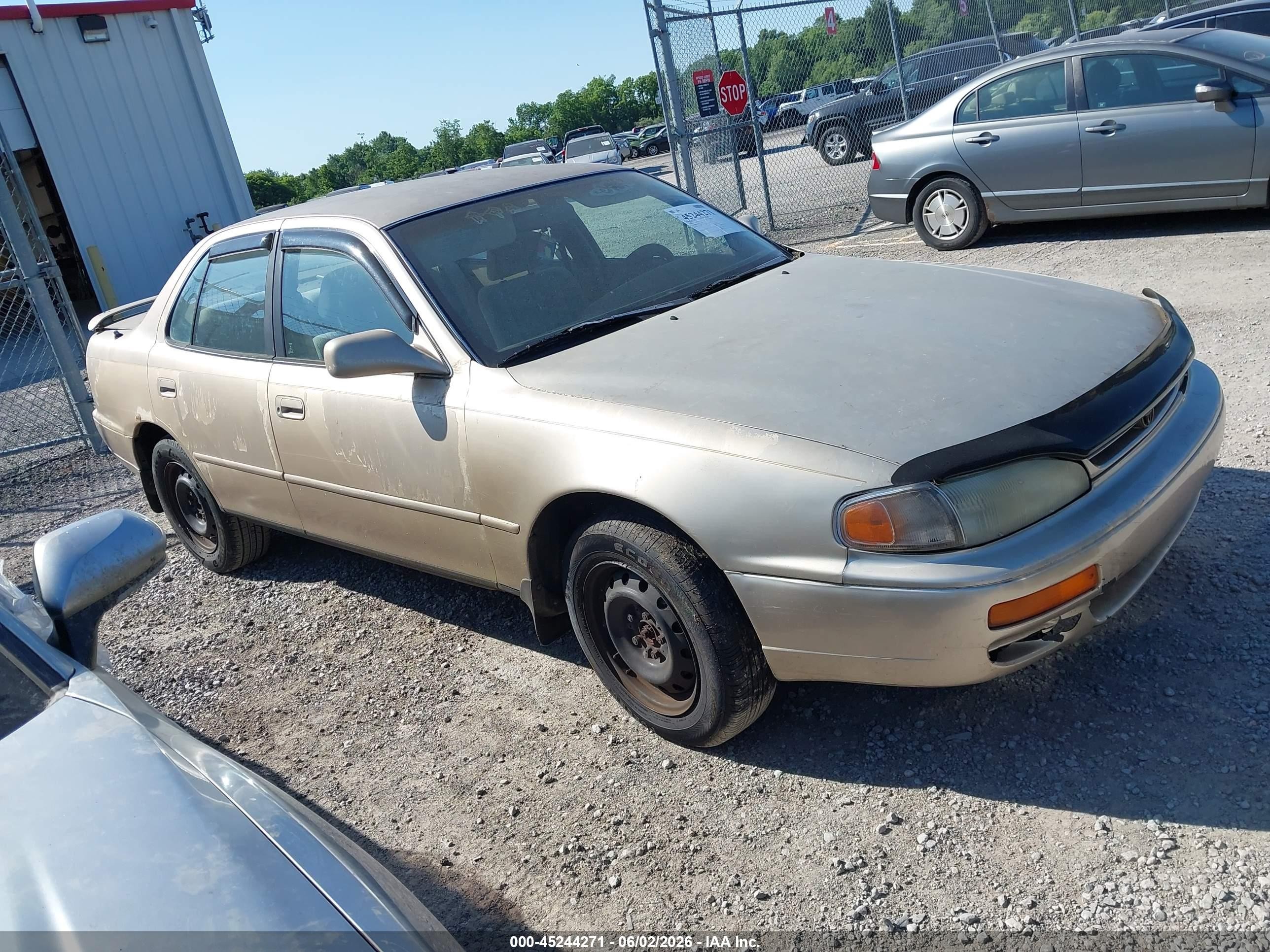 1996 Toyota Camry Le/xle/se Gold vin: 4T1BF12K2TU114697