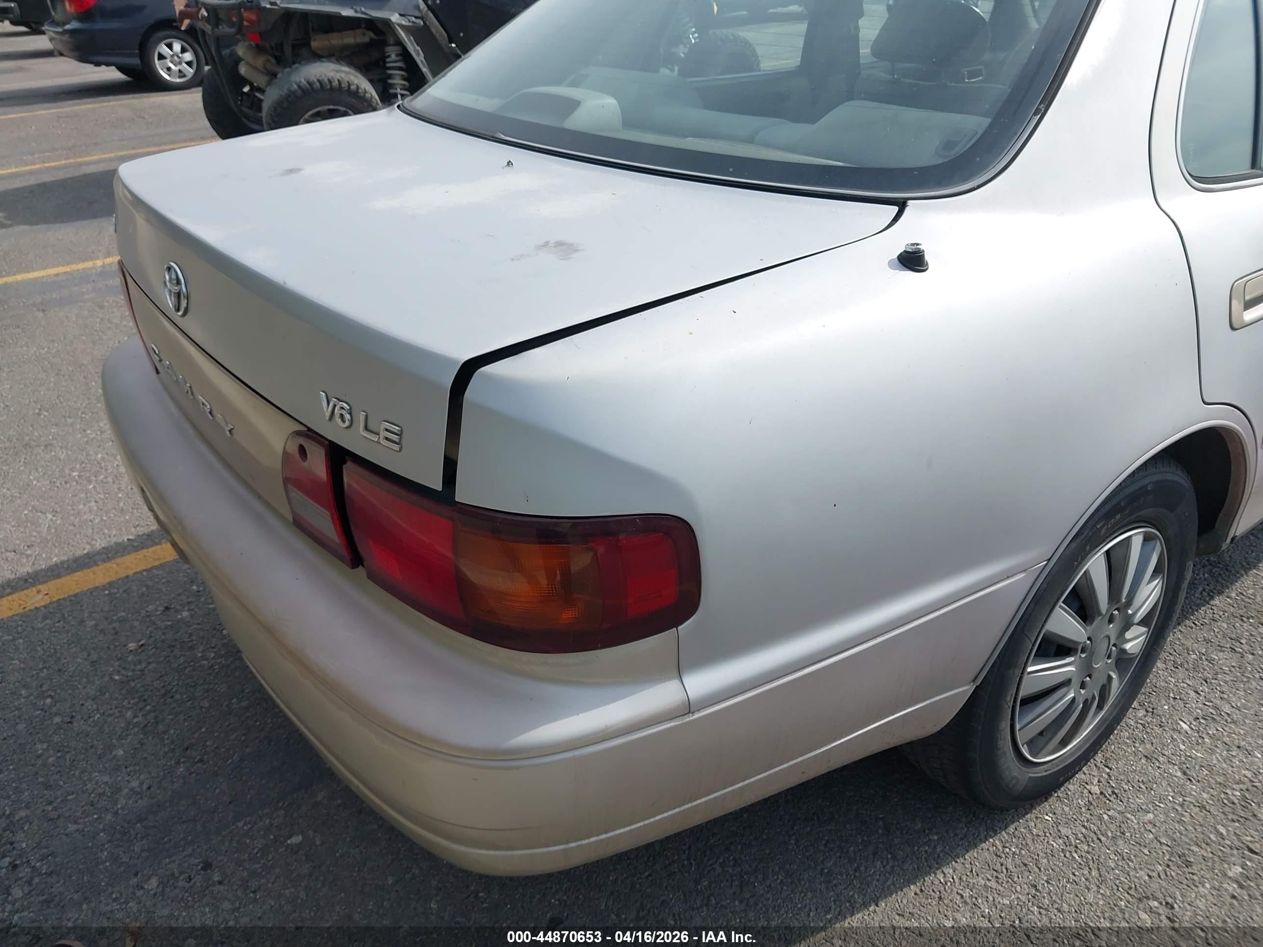 1996 Toyota Camry Le/xle/se Gold vin: 4T1BF12K2TU122170