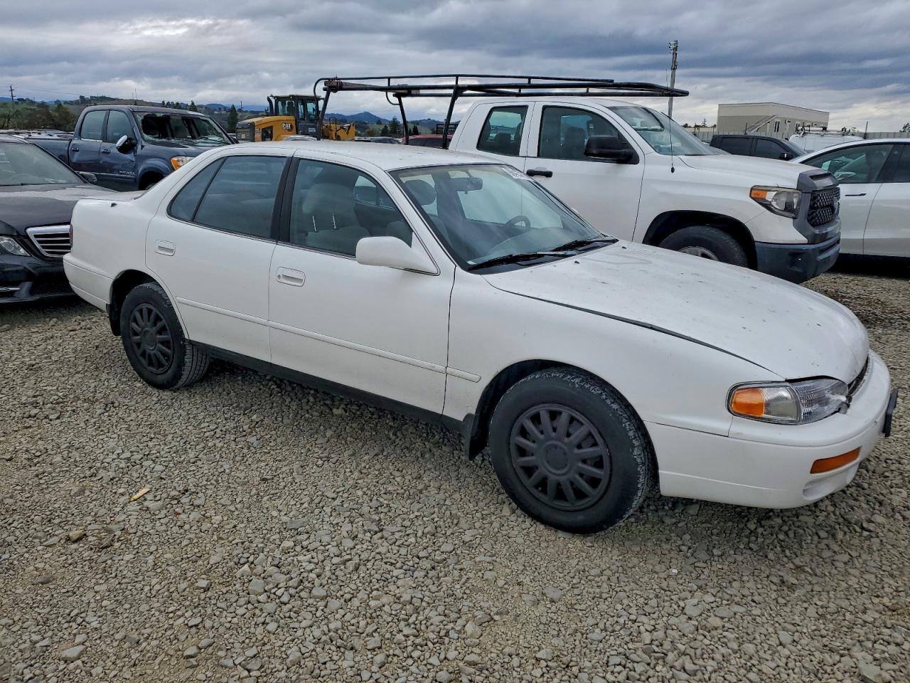 1996 Toyota Camry Le White vin: 4T1BF12K2TU862768
