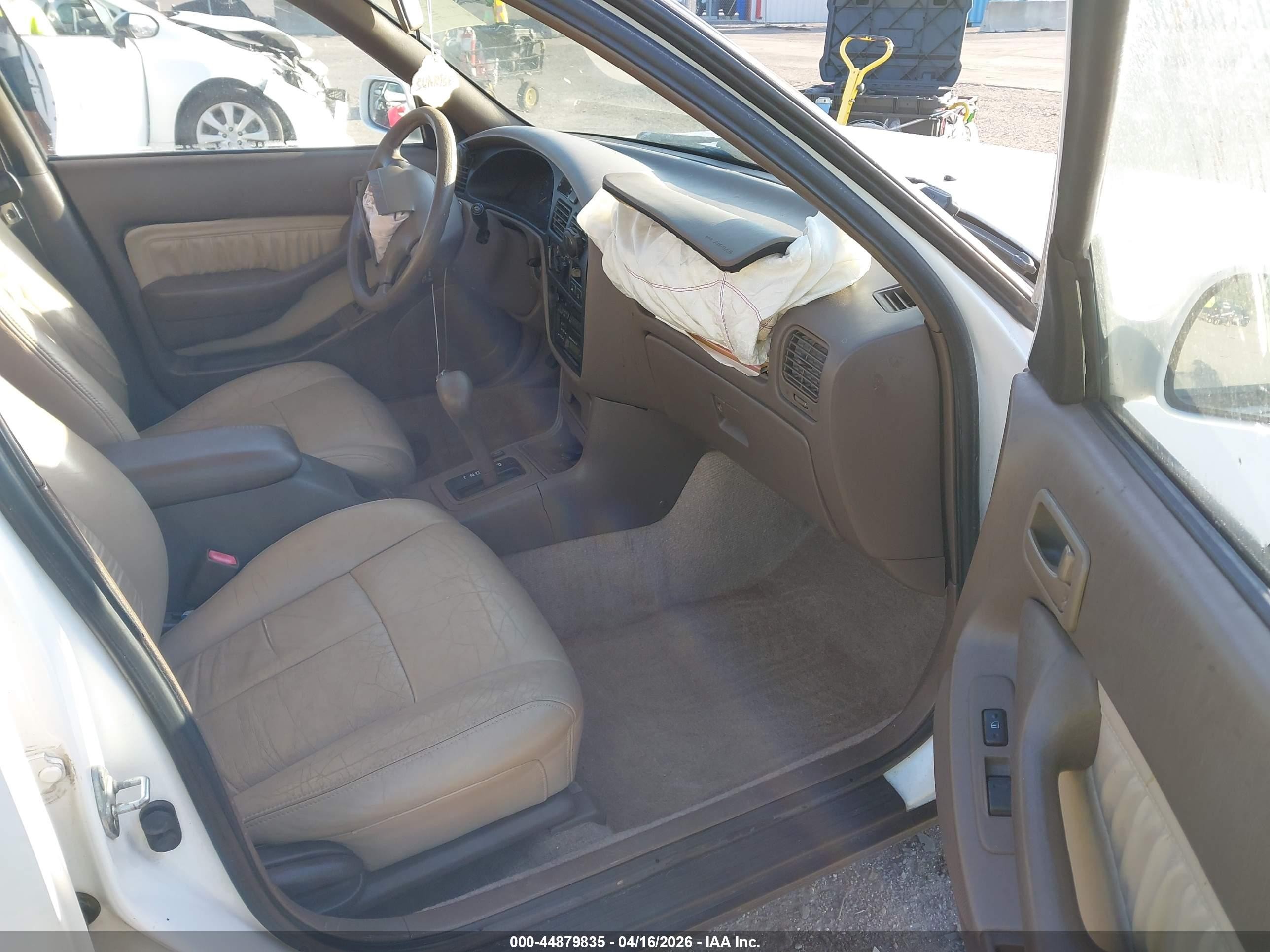1996 Toyota Camry Le/xle/se White vin: 4T1BF12K3TU868630