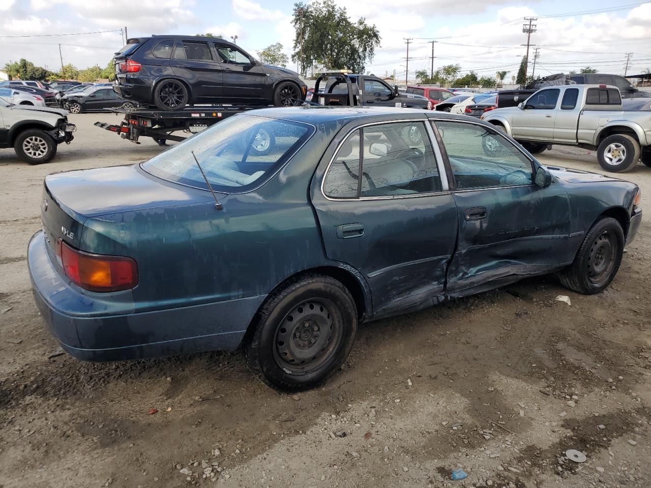 1996 Toyota Camry Le Green vin: 4T1BF12K9TU872052