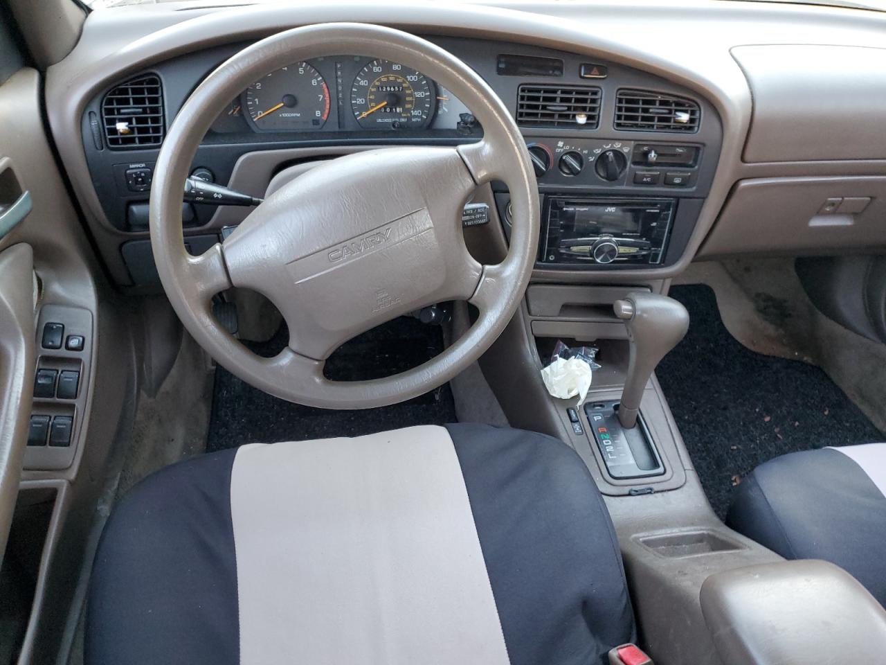 1996 Toyota Camry Le Gold vin: 4T1BF12KXTU127570