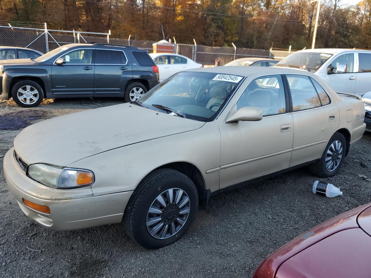 1996 Toyota Camry Le Gold vin: 4T1BF12KXTU127570