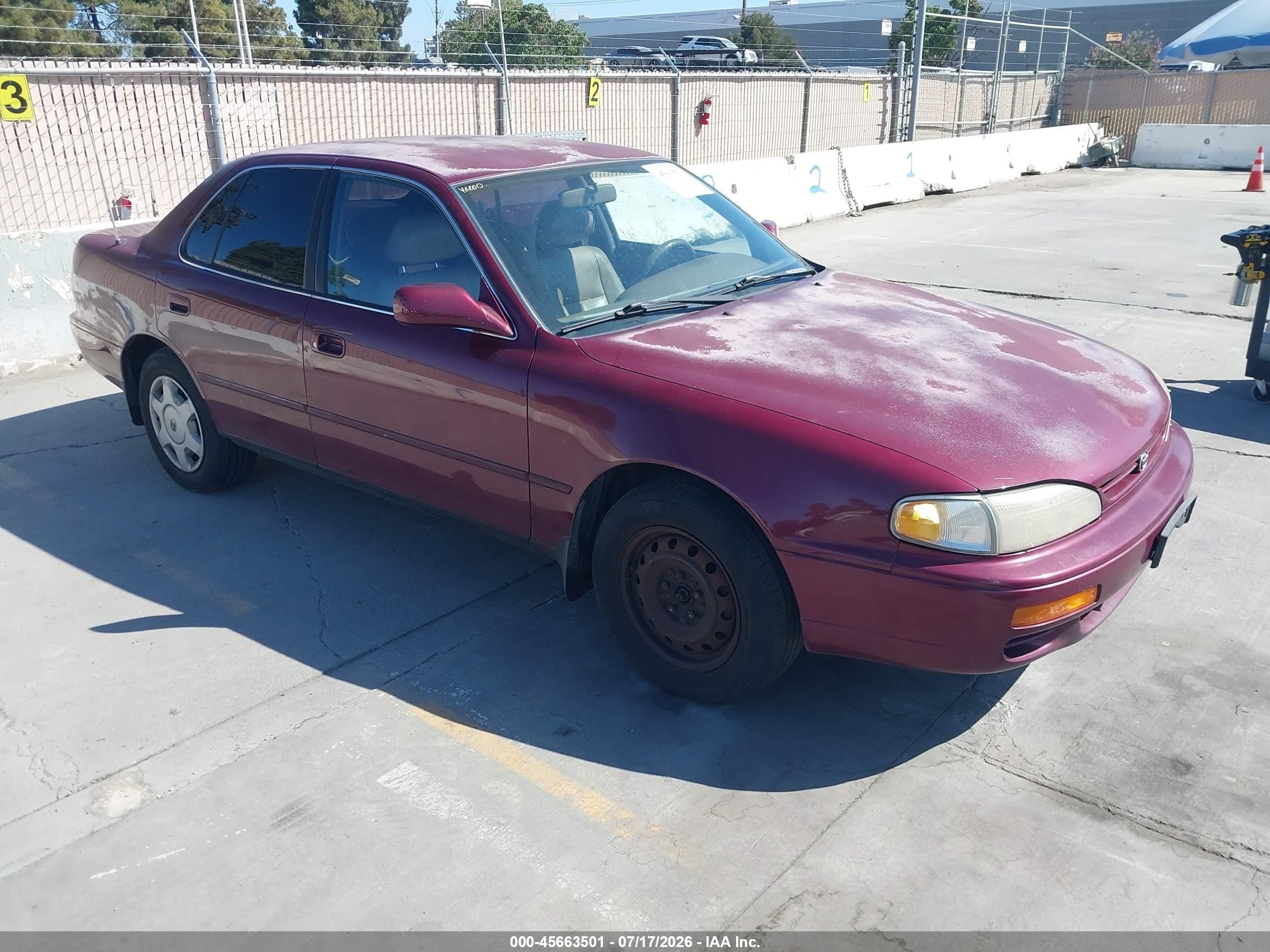 1996 Toyota Camry Le/xle/se Maroon vin: 4T1BF12KXTU138262