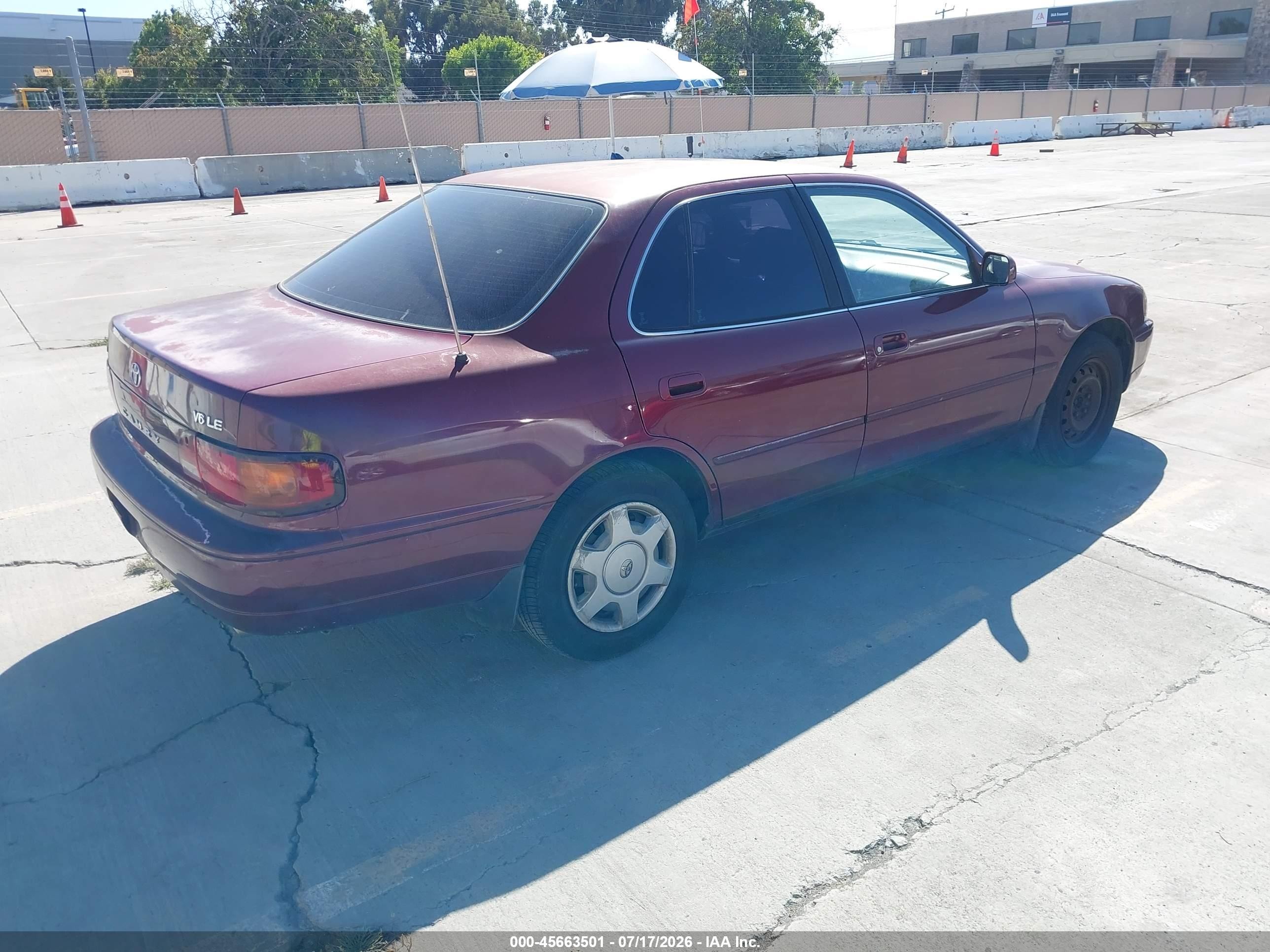 1996 Toyota Camry Le/xle/se Maroon vin: 4T1BF12KXTU138262