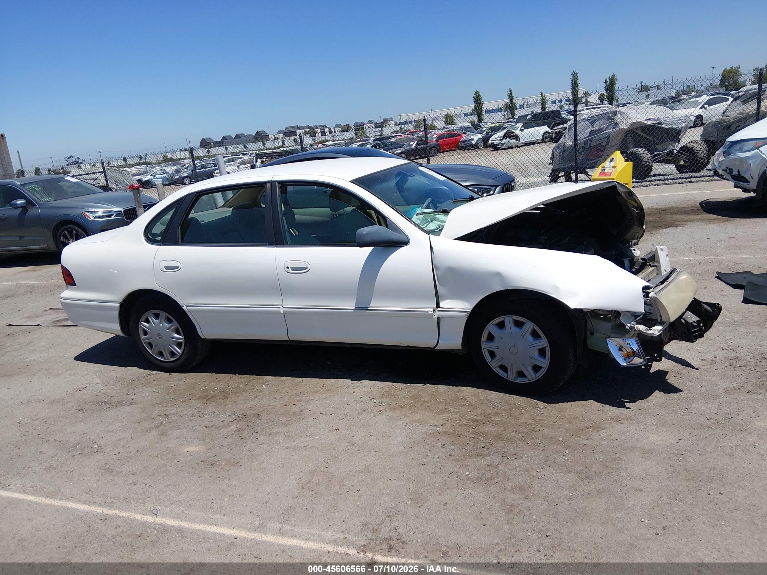 1999 Toyota Avalon Xl White vin: 4T1BF18B1XU306125