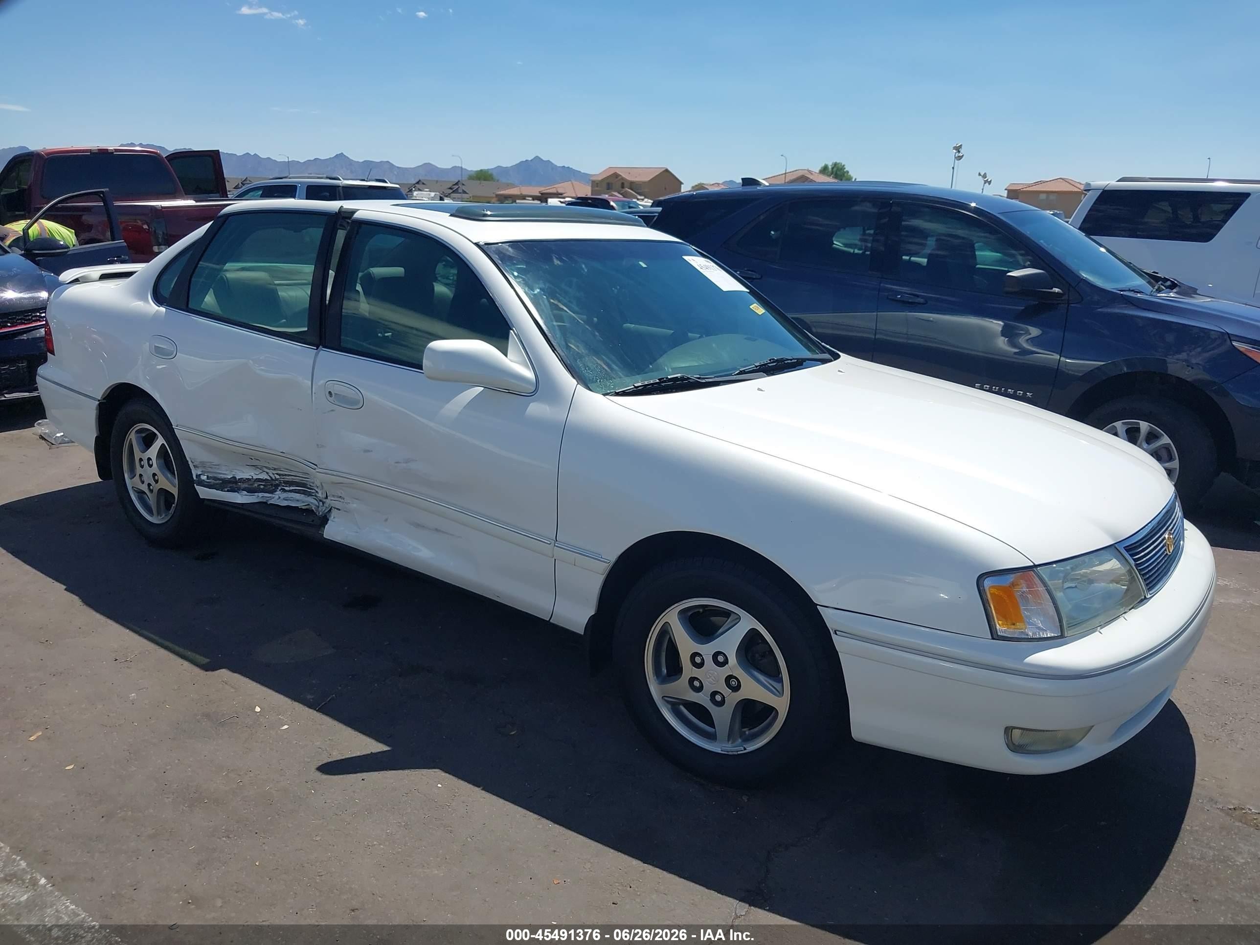 1998 Toyota Avalon Xls White vin: 4T1BF18B2WU253370