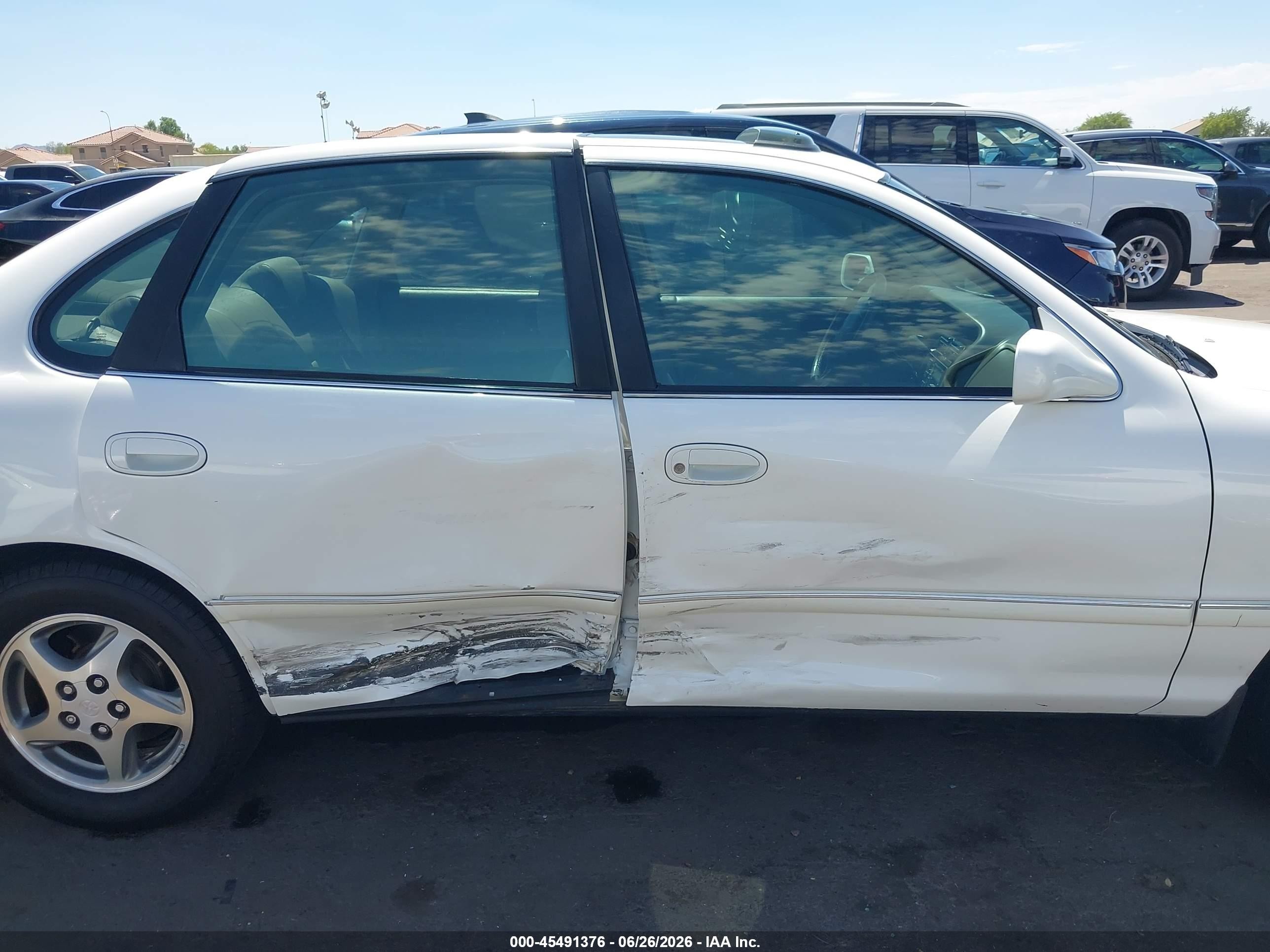 1998 Toyota Avalon Xls White vin: 4T1BF18B2WU253370