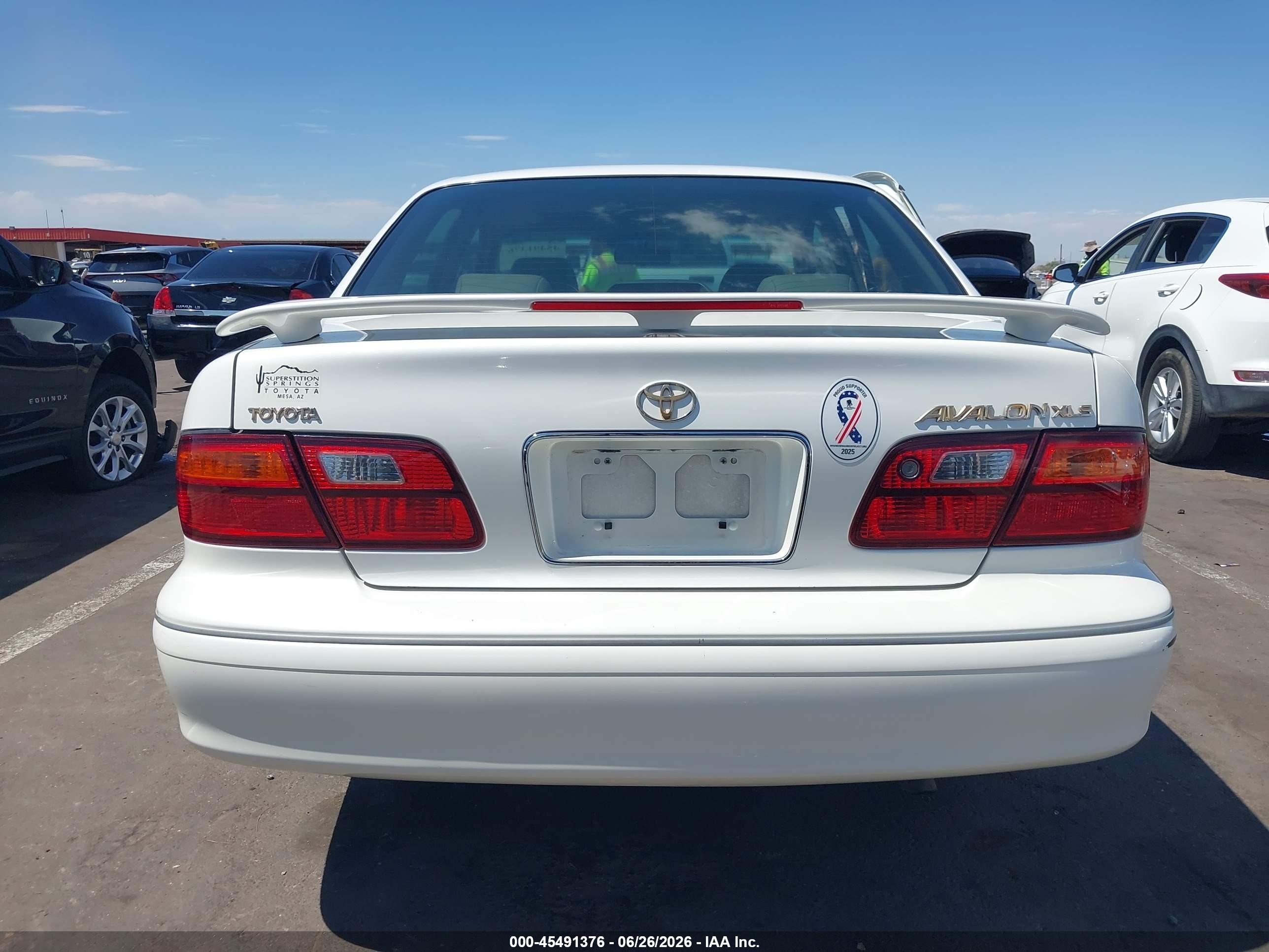 1998 Toyota Avalon Xls White vin: 4T1BF18B2WU253370