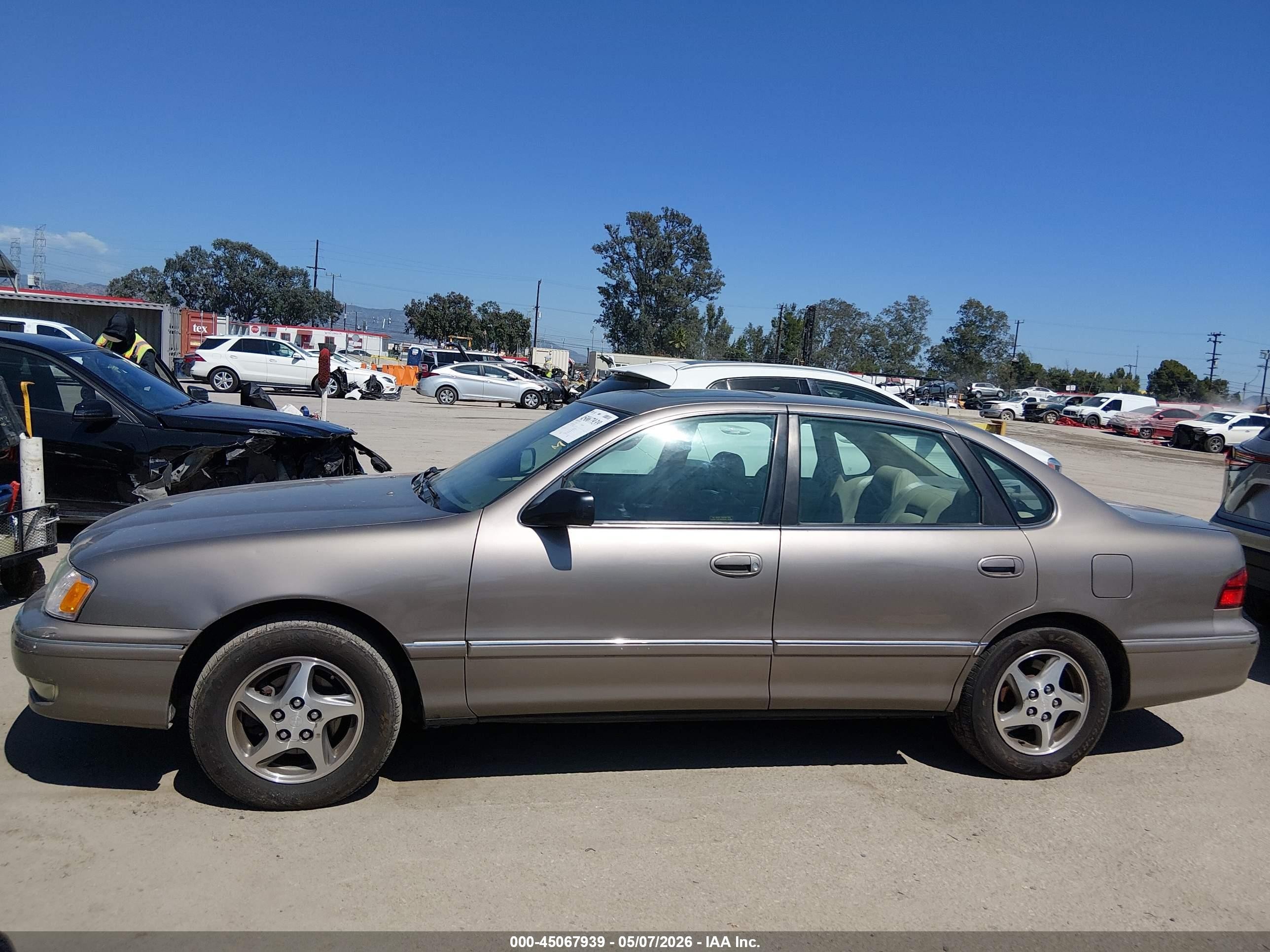 1998 Toyota Avalon Xls Коричневый vin: 4T1BF18B2WU263400