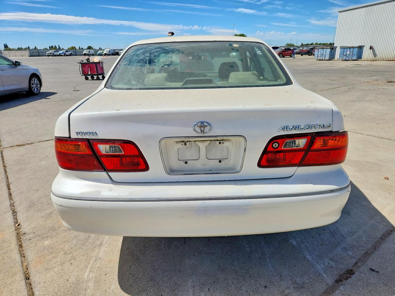 1999 Toyota Avalon Xls White vin: 4T1BF18B2XU299928