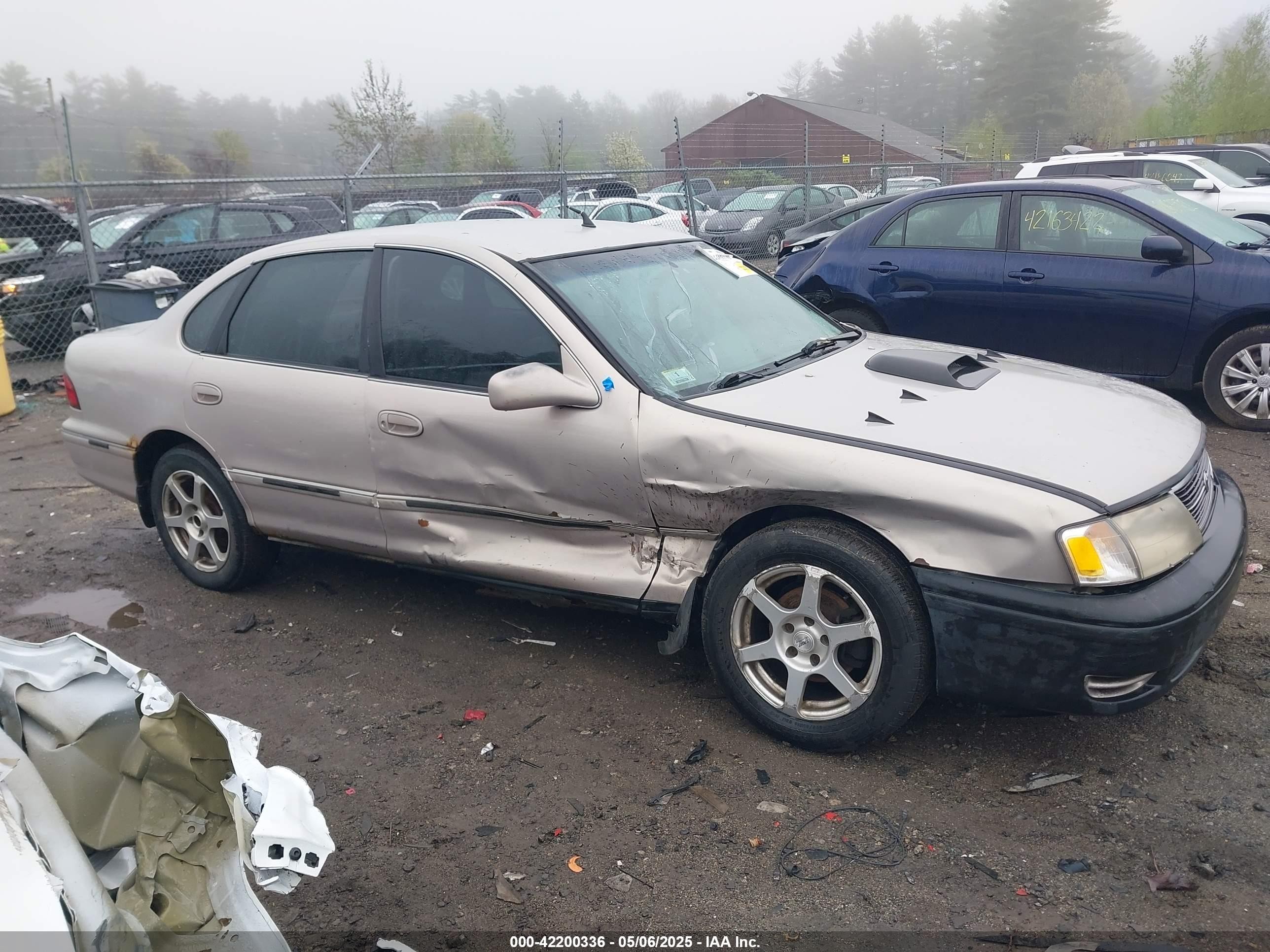 1999 Toyota Avalon Xl Золотой vin: 4T1BF18B2XU300009
