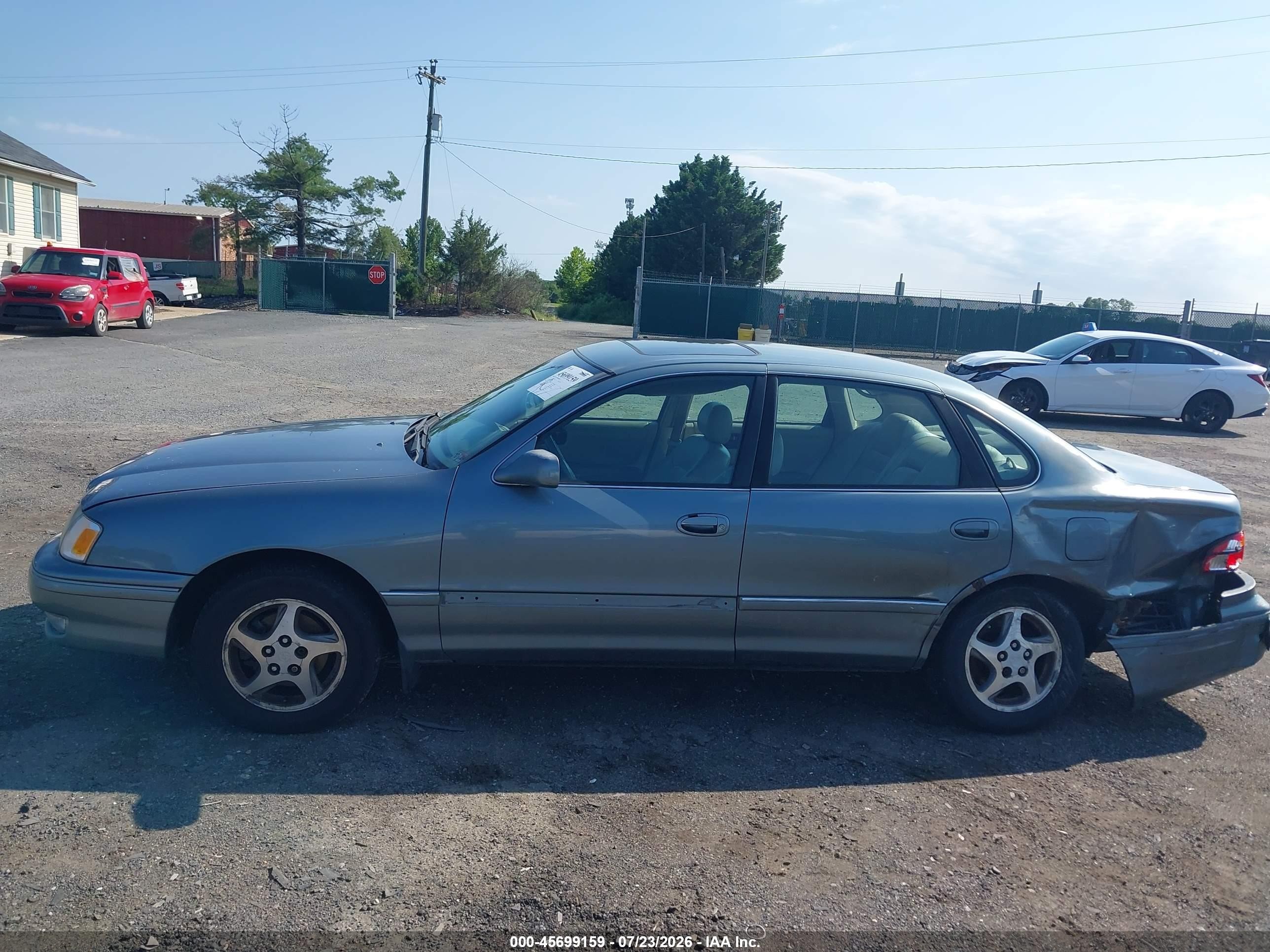 1999 Toyota Avalon Xls Light Blue vin: 4T1BF18B2XU328229