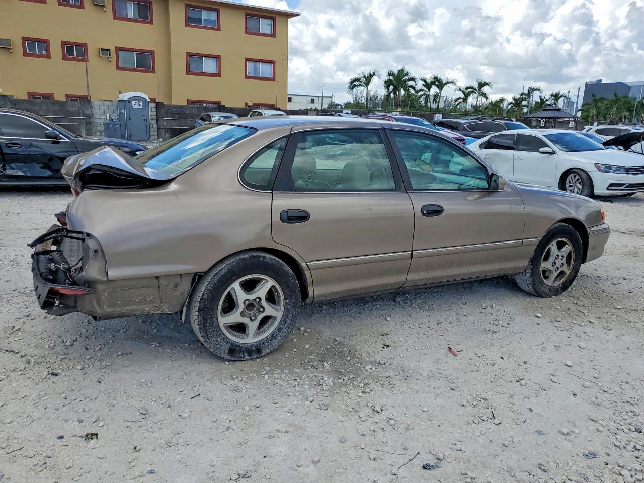 1998 Toyota Avalon Xl Gold vin: 4T1BF18B3WU246993