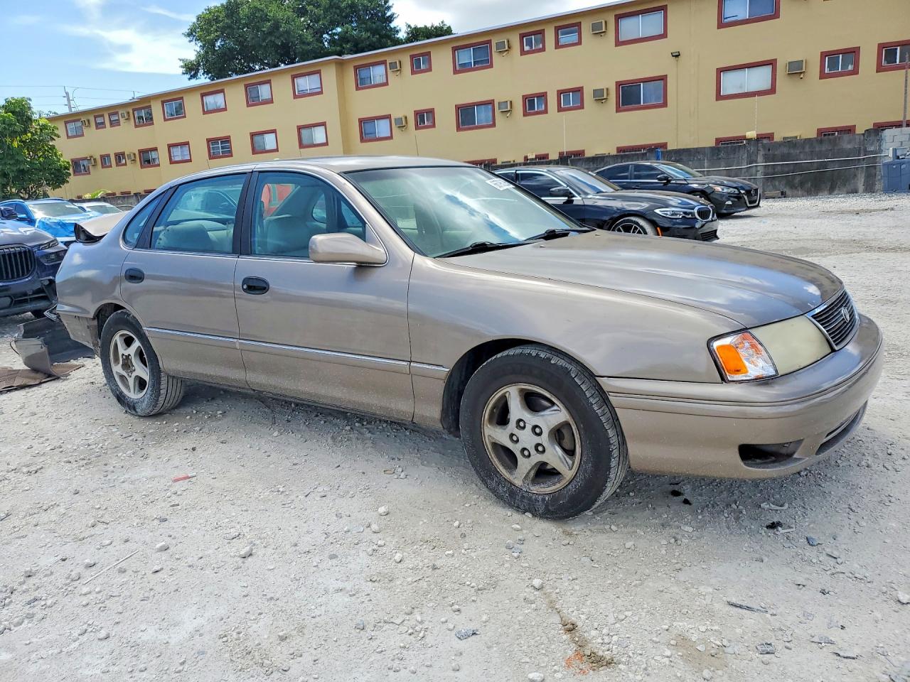 1998 Toyota Avalon Xl Gold vin: 4T1BF18B3WU246993