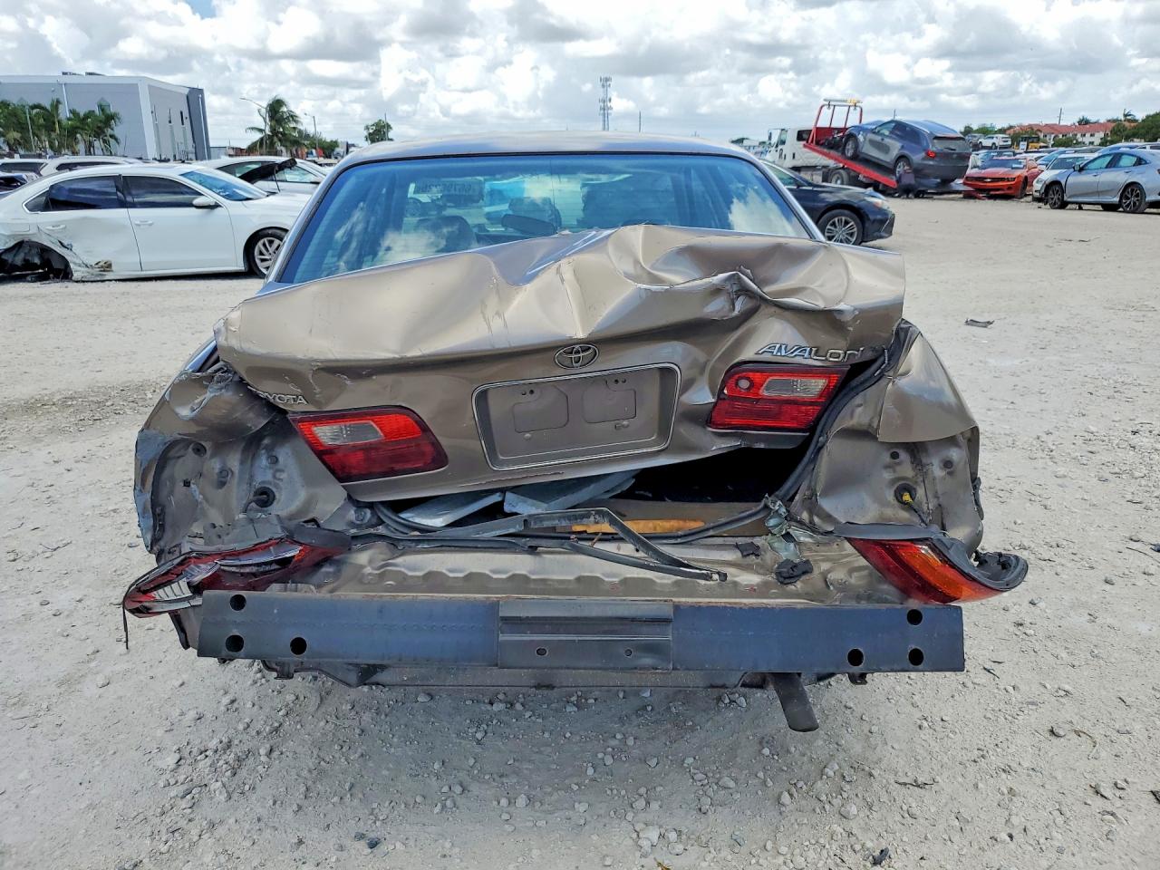1998 Toyota Avalon Xl Gold vin: 4T1BF18B3WU246993