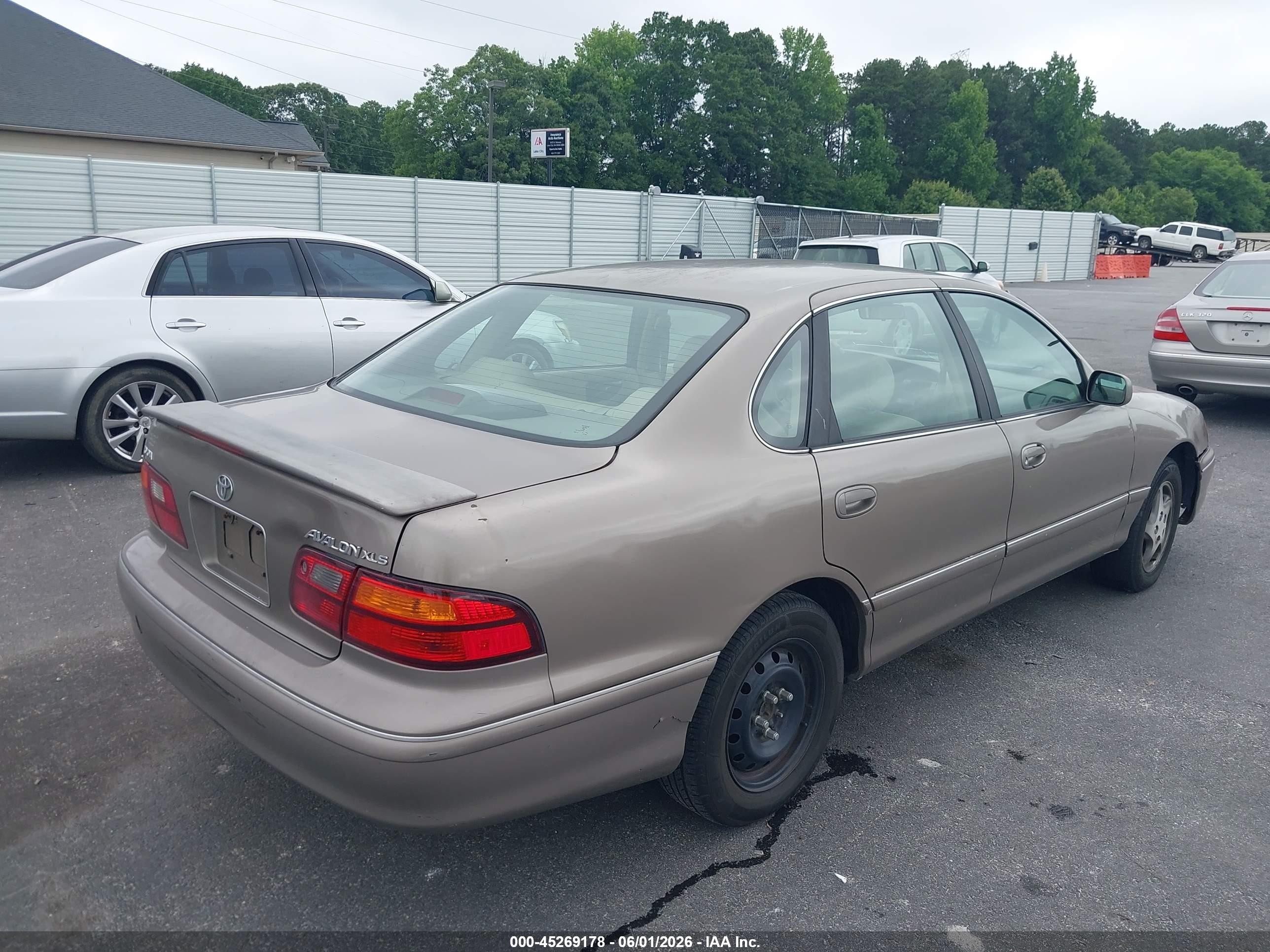 1999 Toyota Avalon Xls Gold vin: 4T1BF18B4XU316616