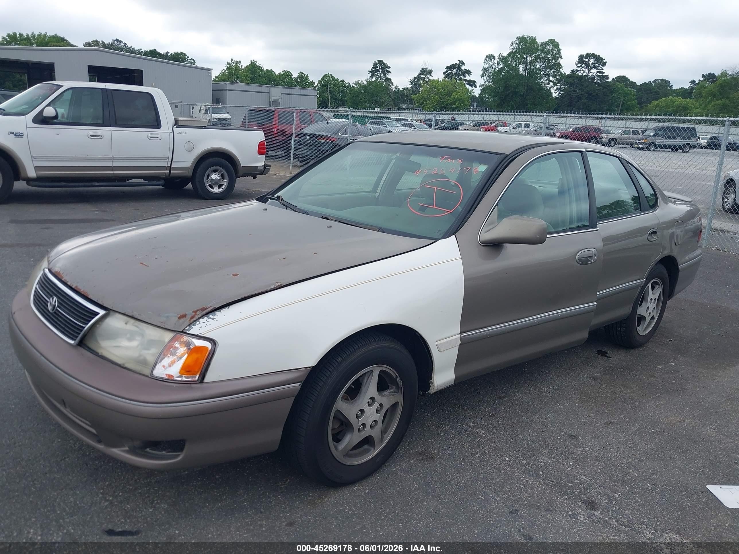 1999 Toyota Avalon Xls Gold vin: 4T1BF18B4XU316616