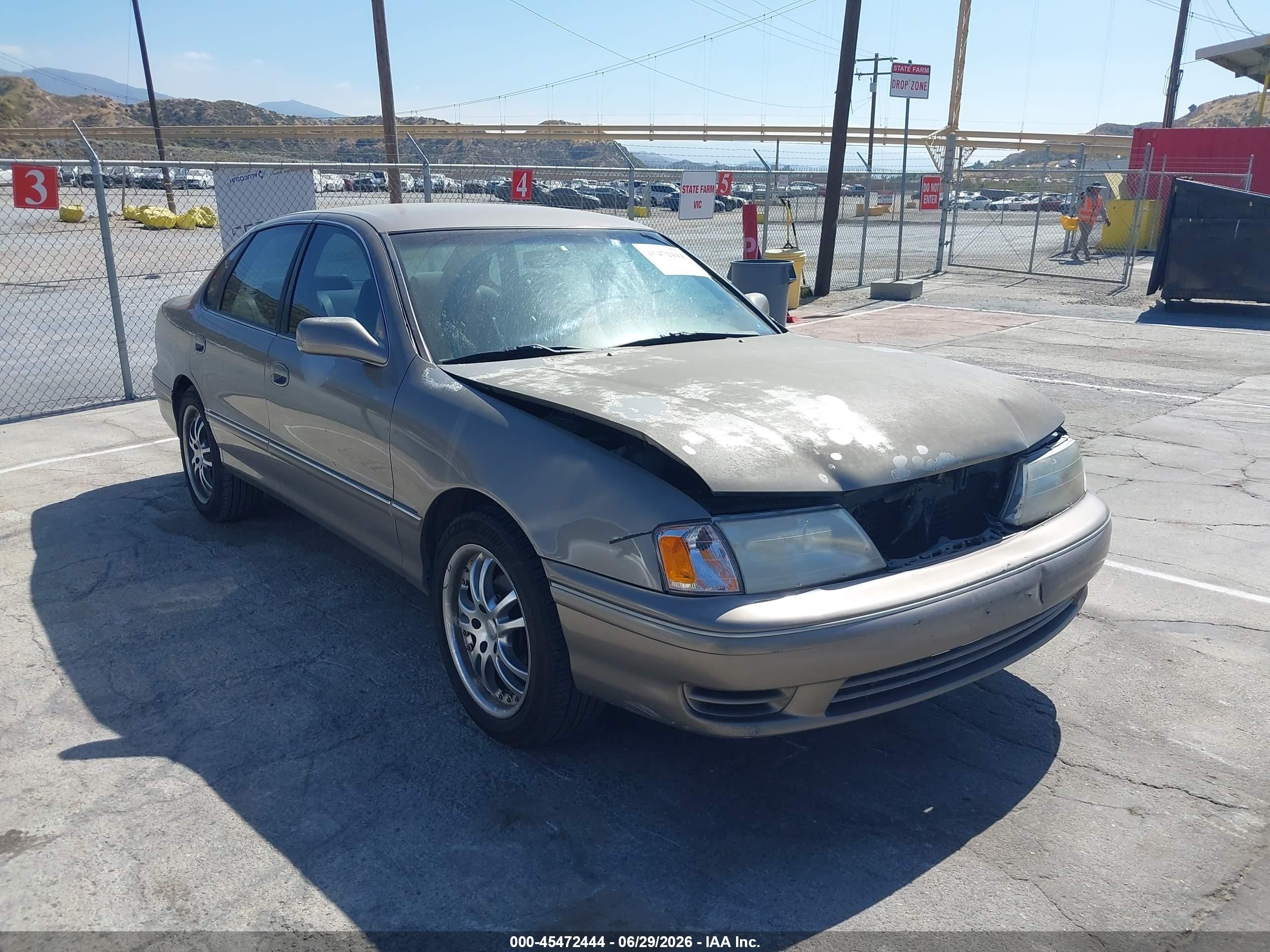 1998 Toyota Avalon Xl Tan vin: 4T1BF18B7WU240078