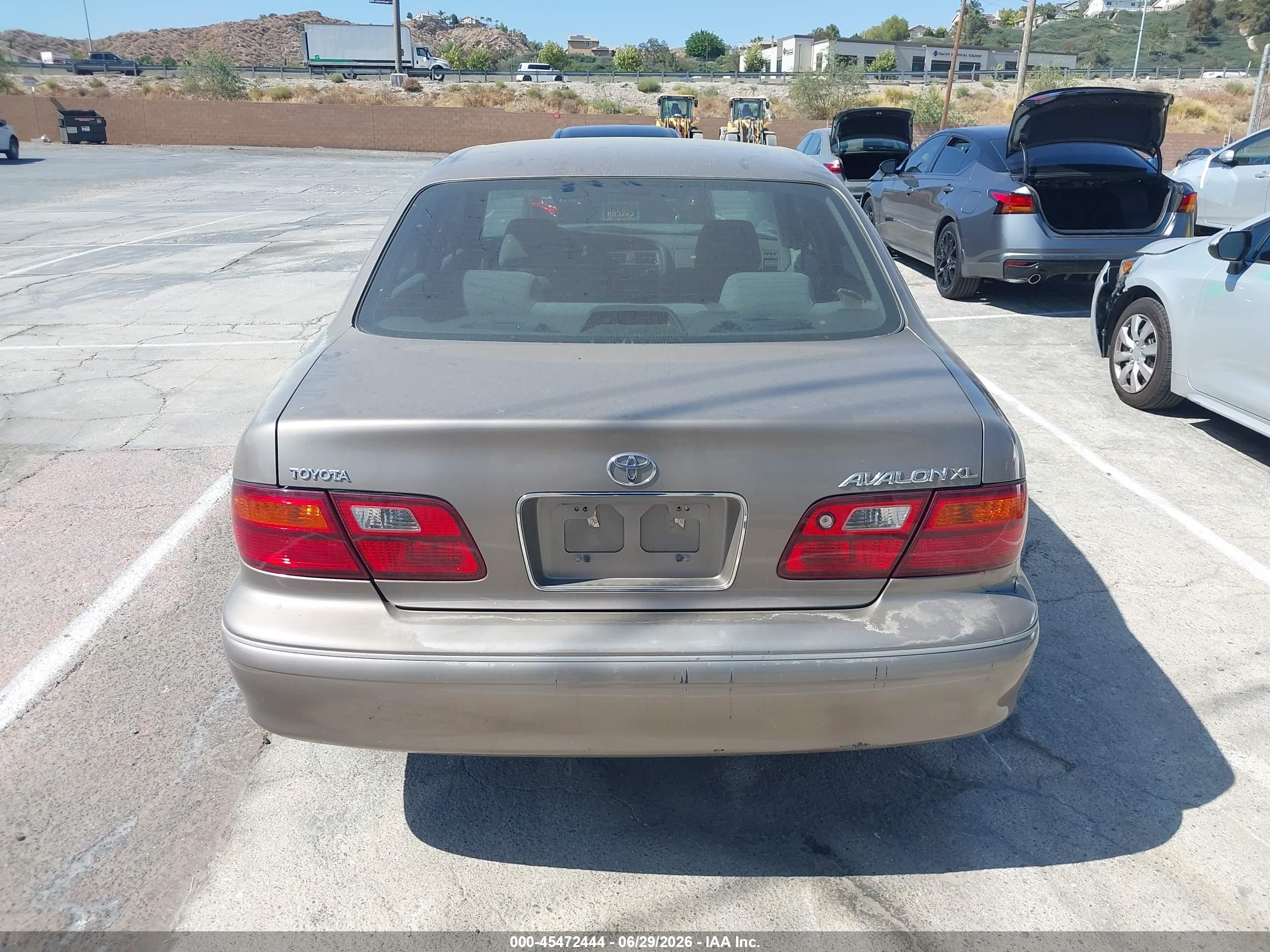 1998 Toyota Avalon Xl Tan vin: 4T1BF18B7WU240078