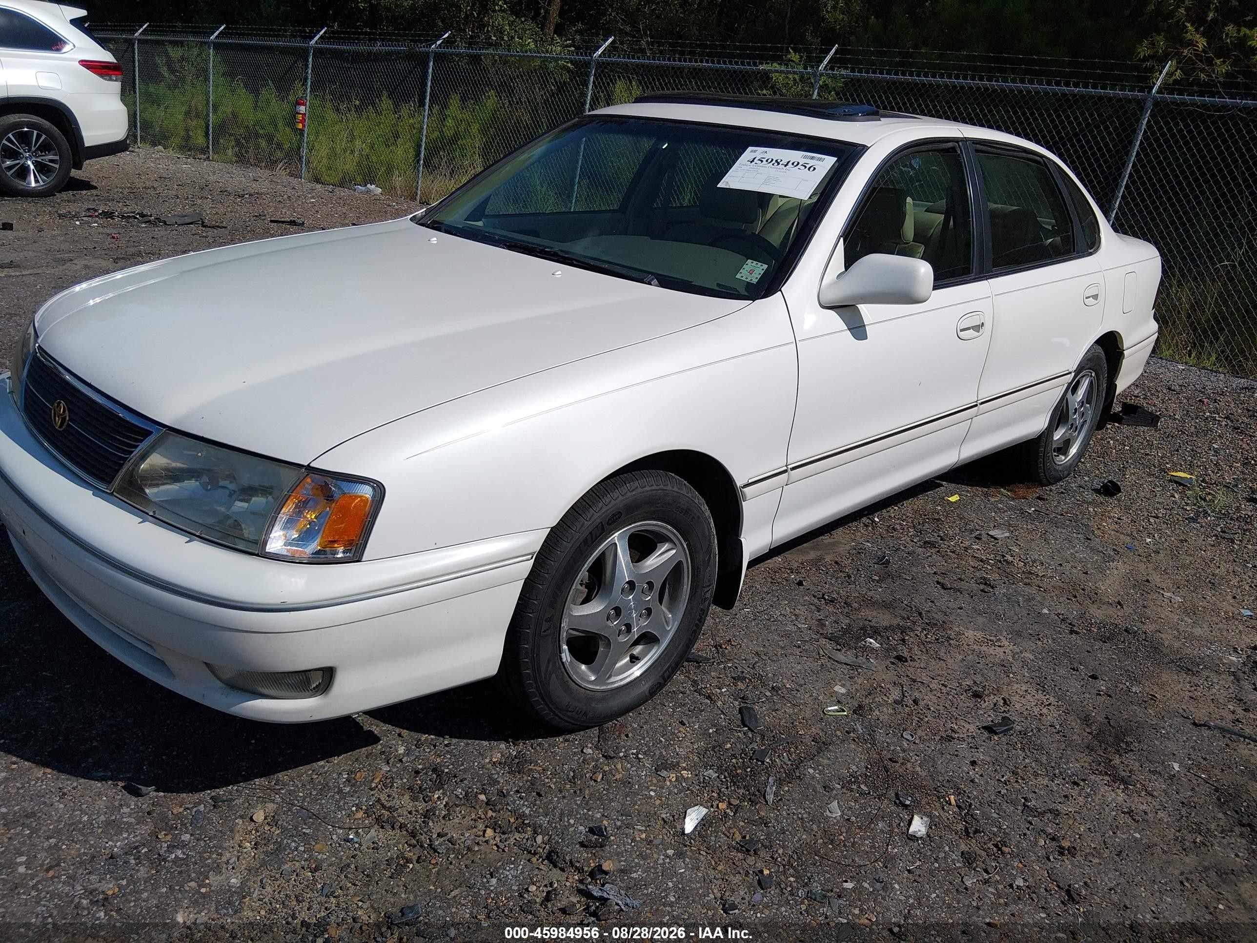 1998 Toyota Avalon Xls White vin: 4T1BF18B9WU278489