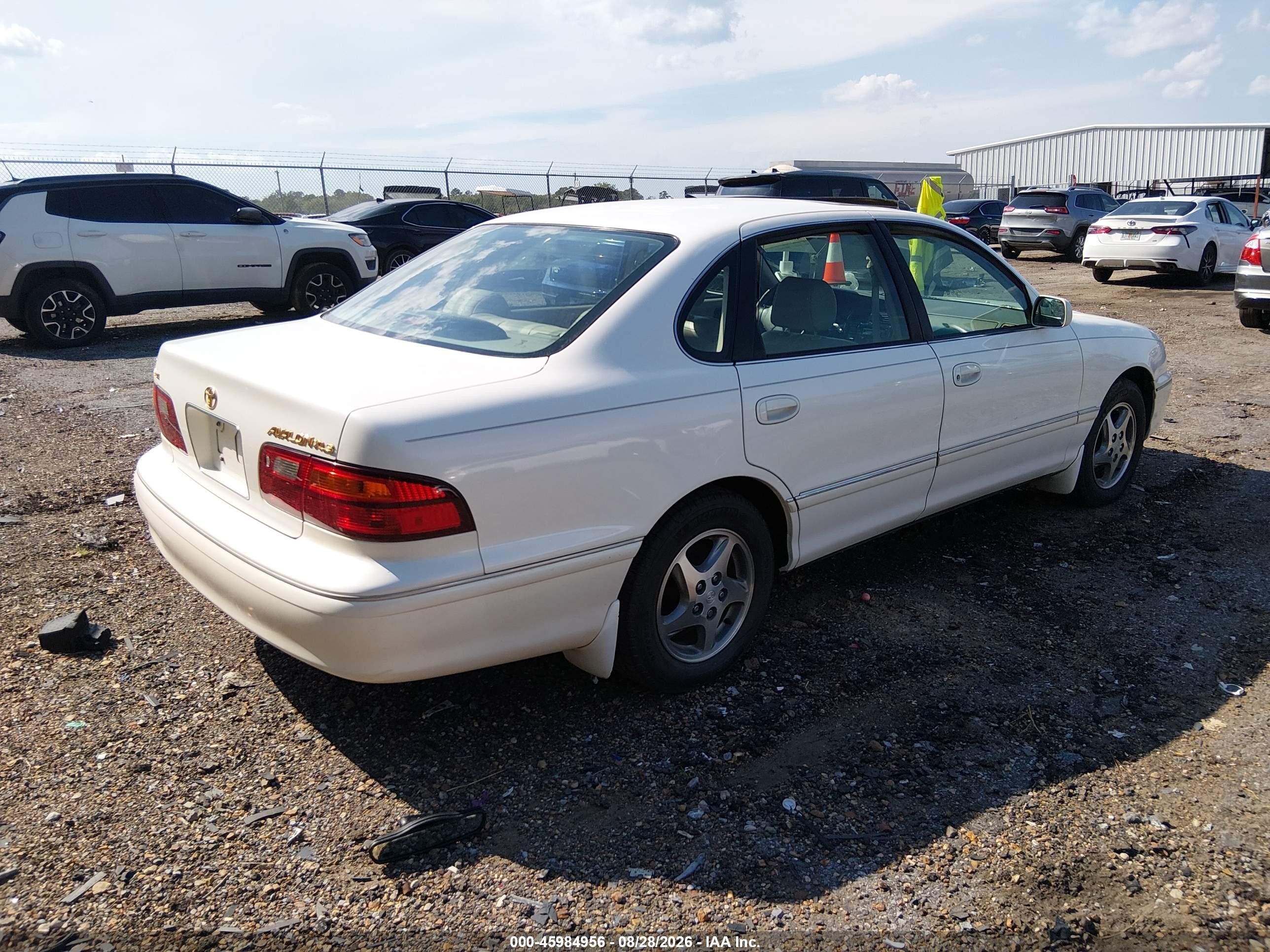1998 Toyota Avalon Xls White vin: 4T1BF18B9WU278489