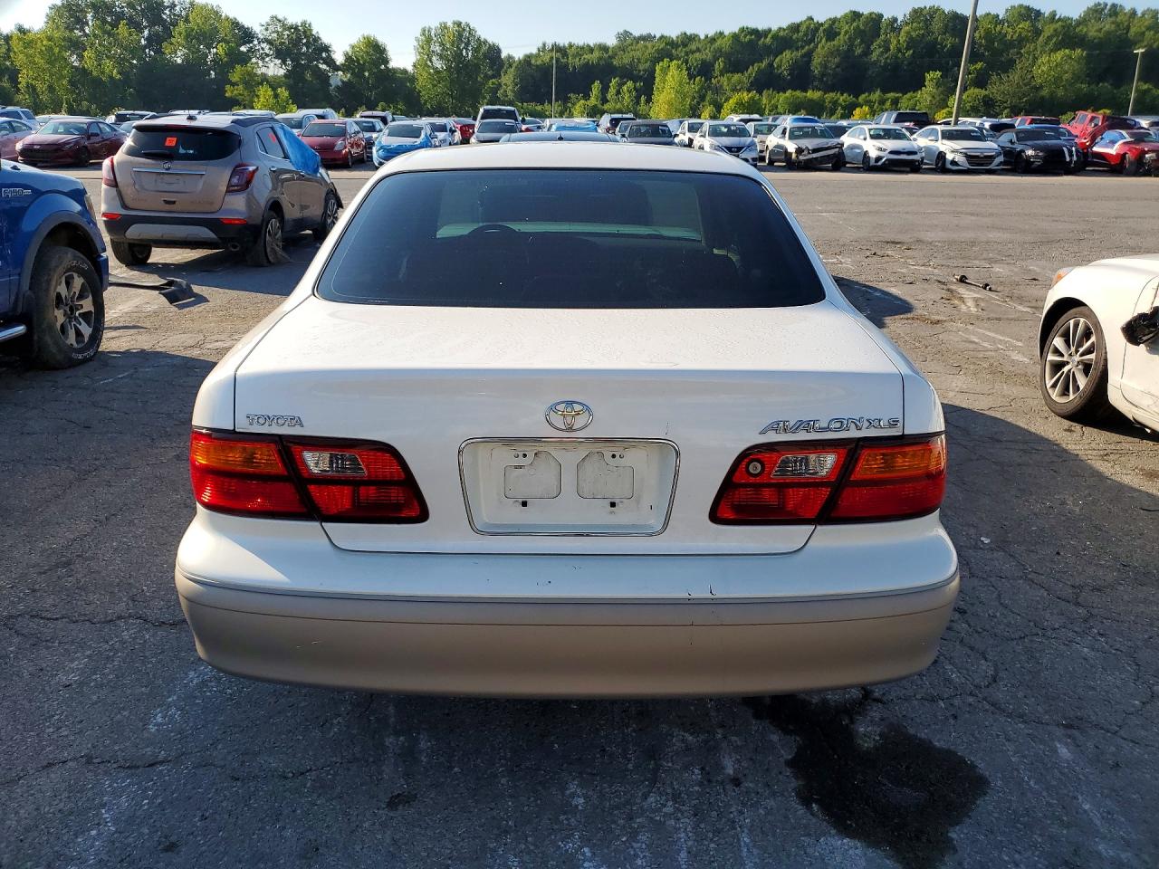 1999 Toyota Avalon Xls White vin: 4T1BF18B9XU308804