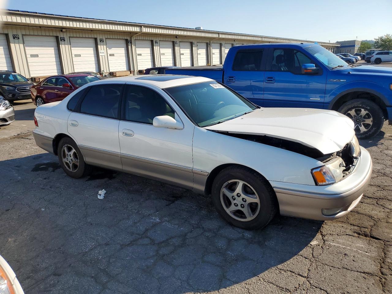 1999 Toyota Avalon Xls White vin: 4T1BF18B9XU308804