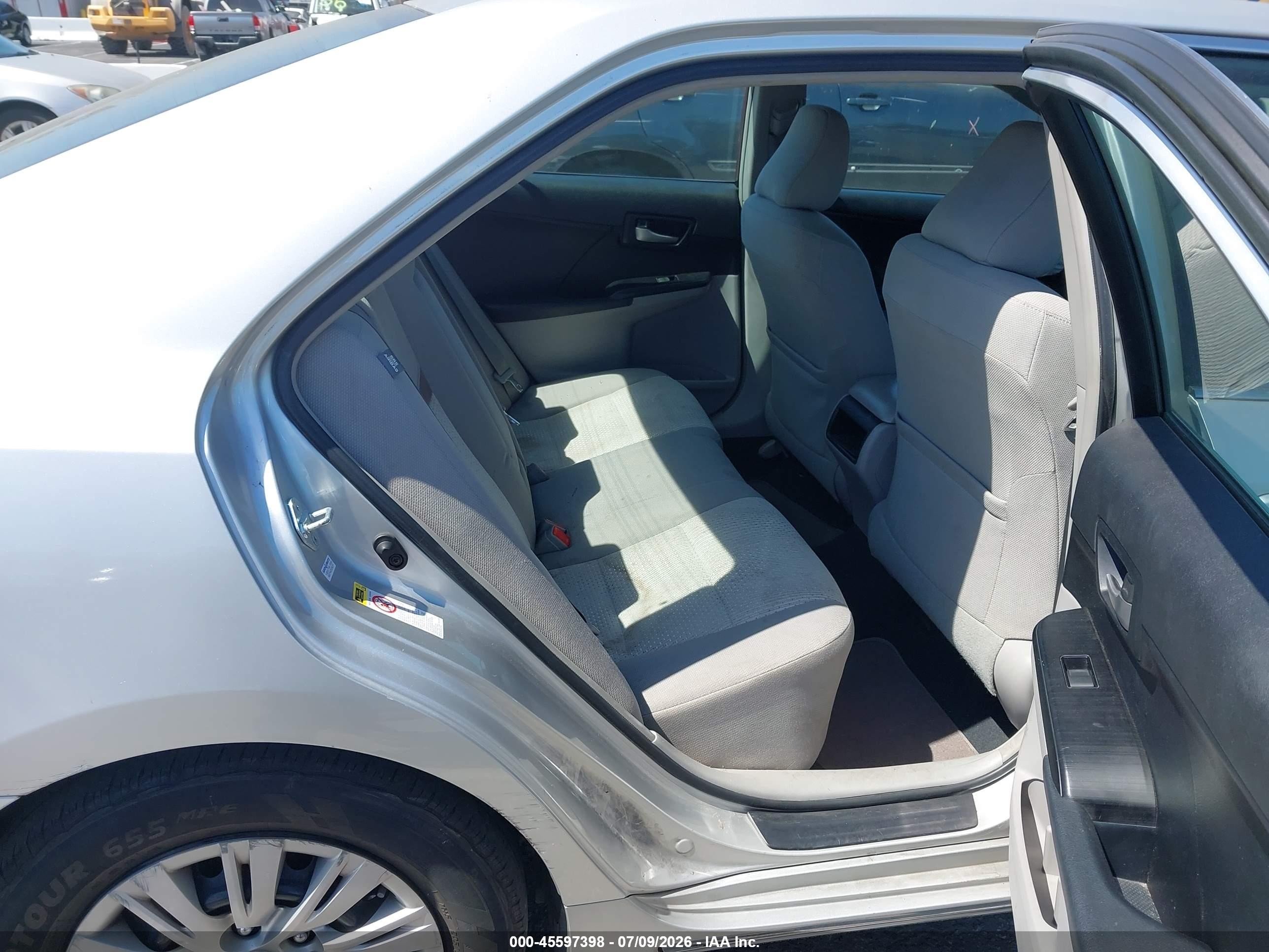 2012 Toyota Camry Le Серебряный vin: 4T1BF1FK0CU084920