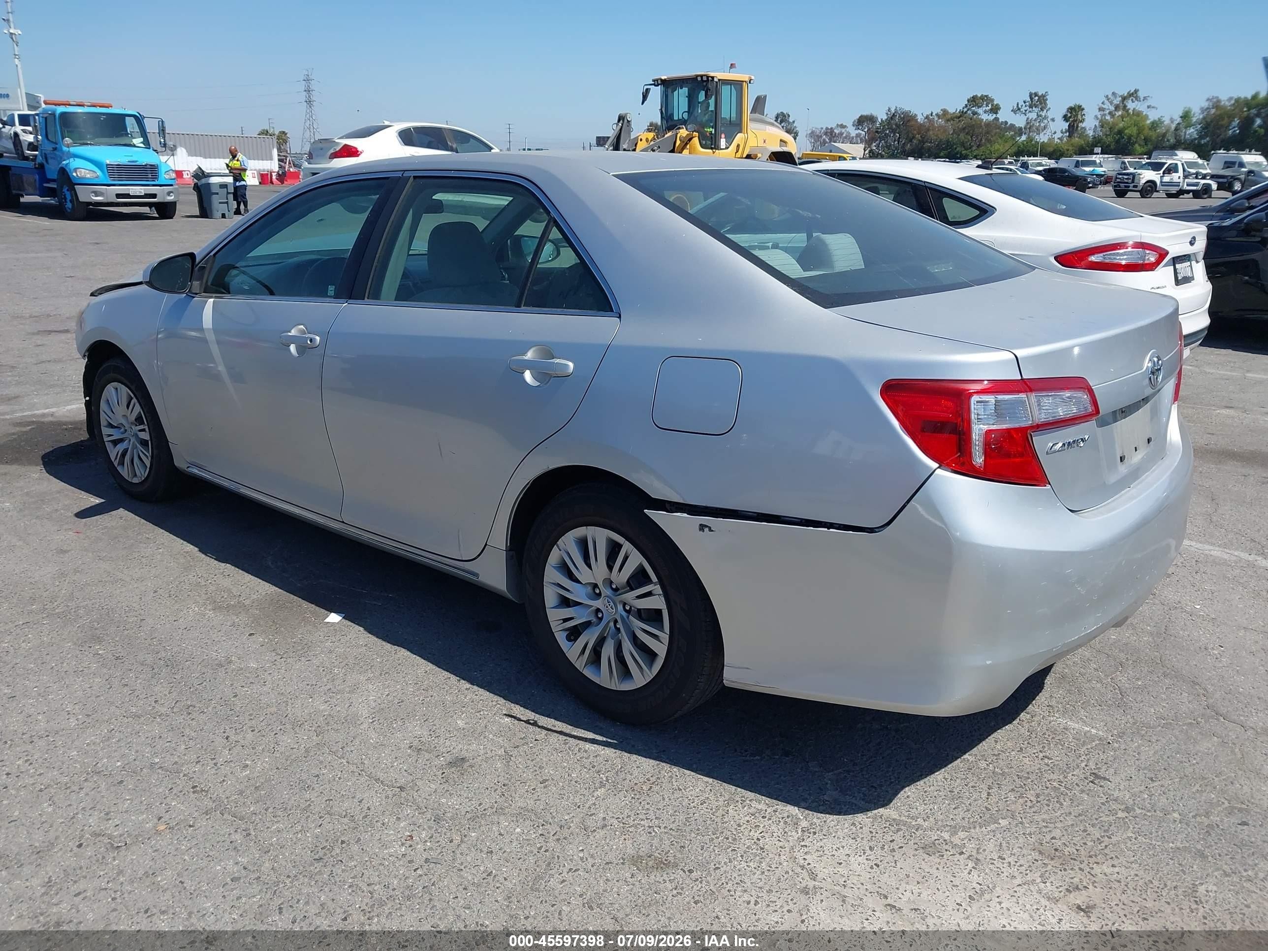 2012 Toyota Camry Le Серебряный vin: 4T1BF1FK0CU084920
