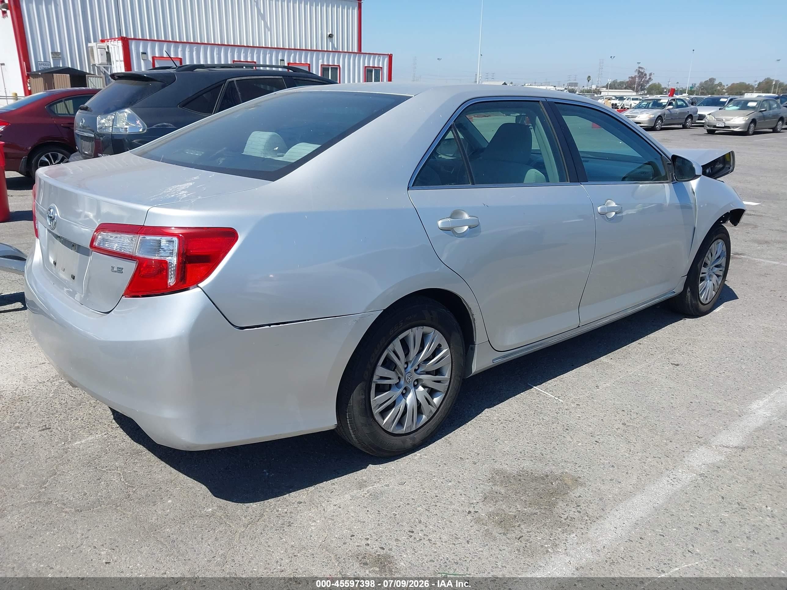 2012 Toyota Camry Le Серебряный vin: 4T1BF1FK0CU084920