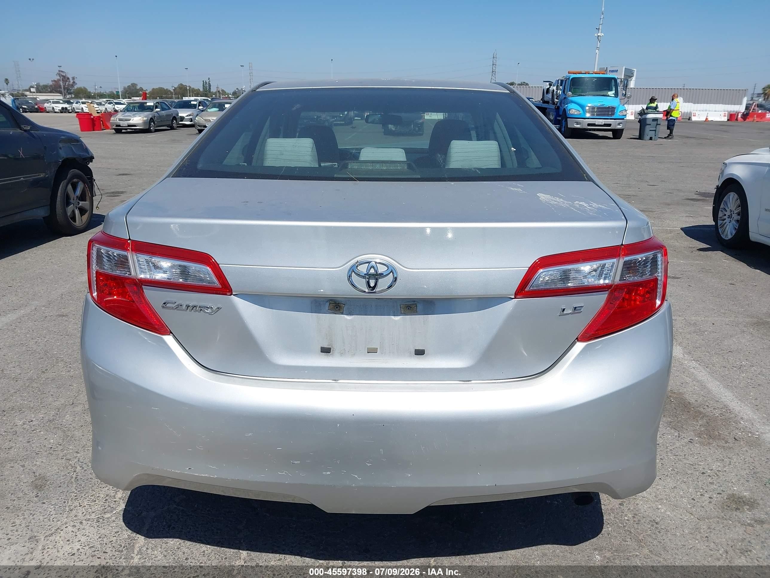 2012 Toyota Camry Le Серебряный vin: 4T1BF1FK0CU084920