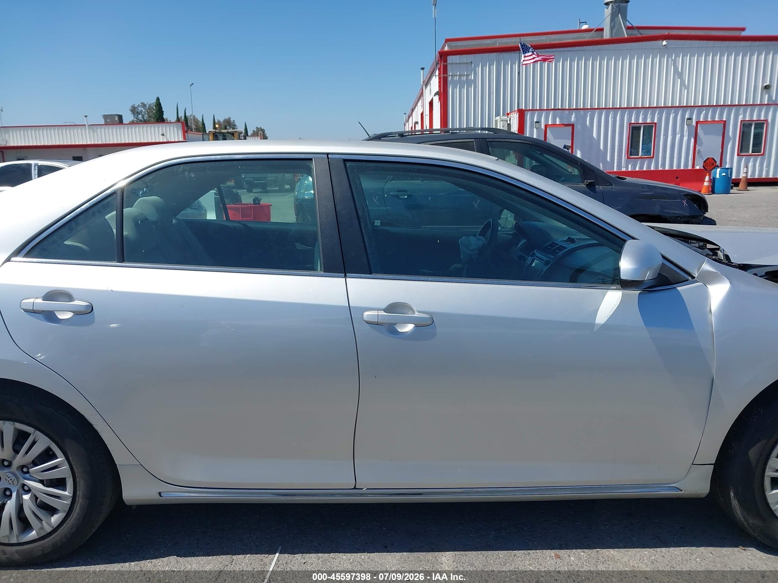 2012 Toyota Camry Le Серебряный vin: 4T1BF1FK0CU084920