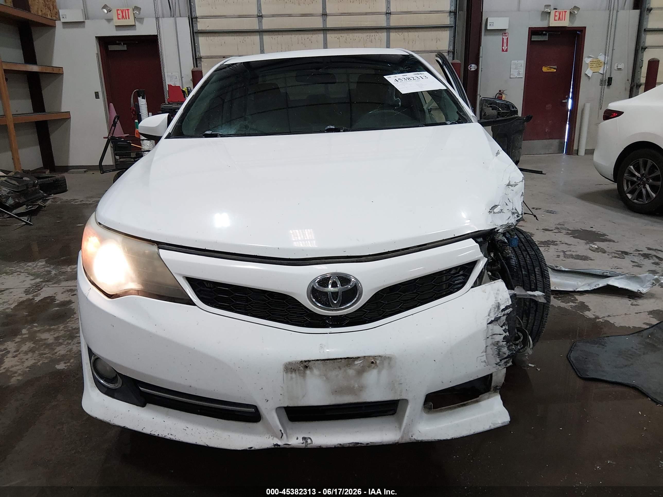 2012 Toyota Camry Se Белый vin: 4T1BF1FK0CU202674