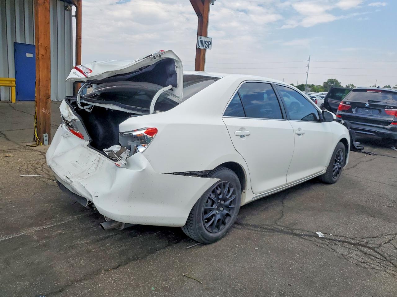2012 Toyota Camry Le White vin: 4T1BF1FK0CU500562