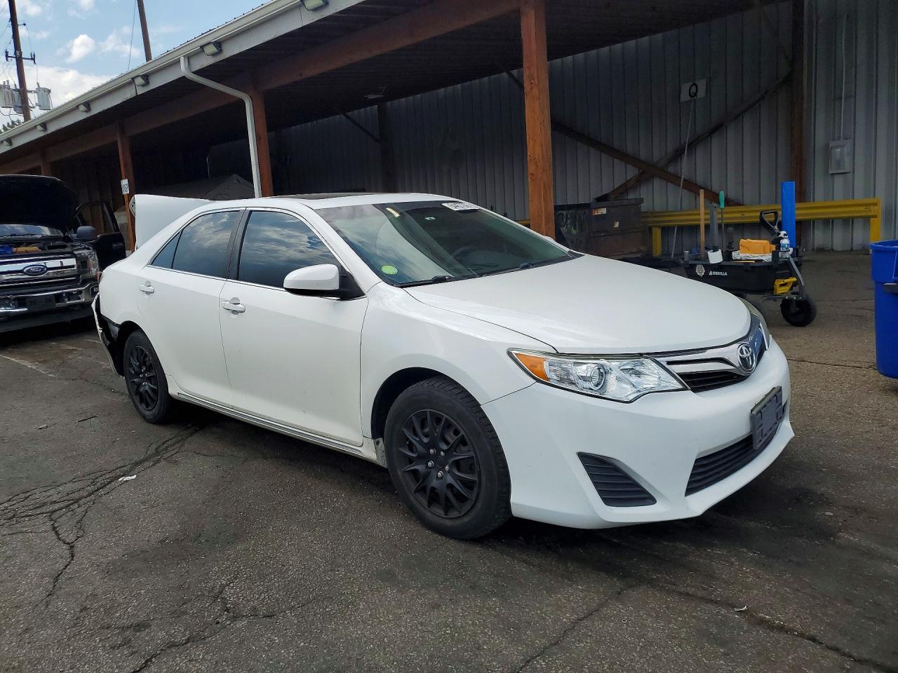 2012 Toyota Camry Le White vin: 4T1BF1FK0CU500562