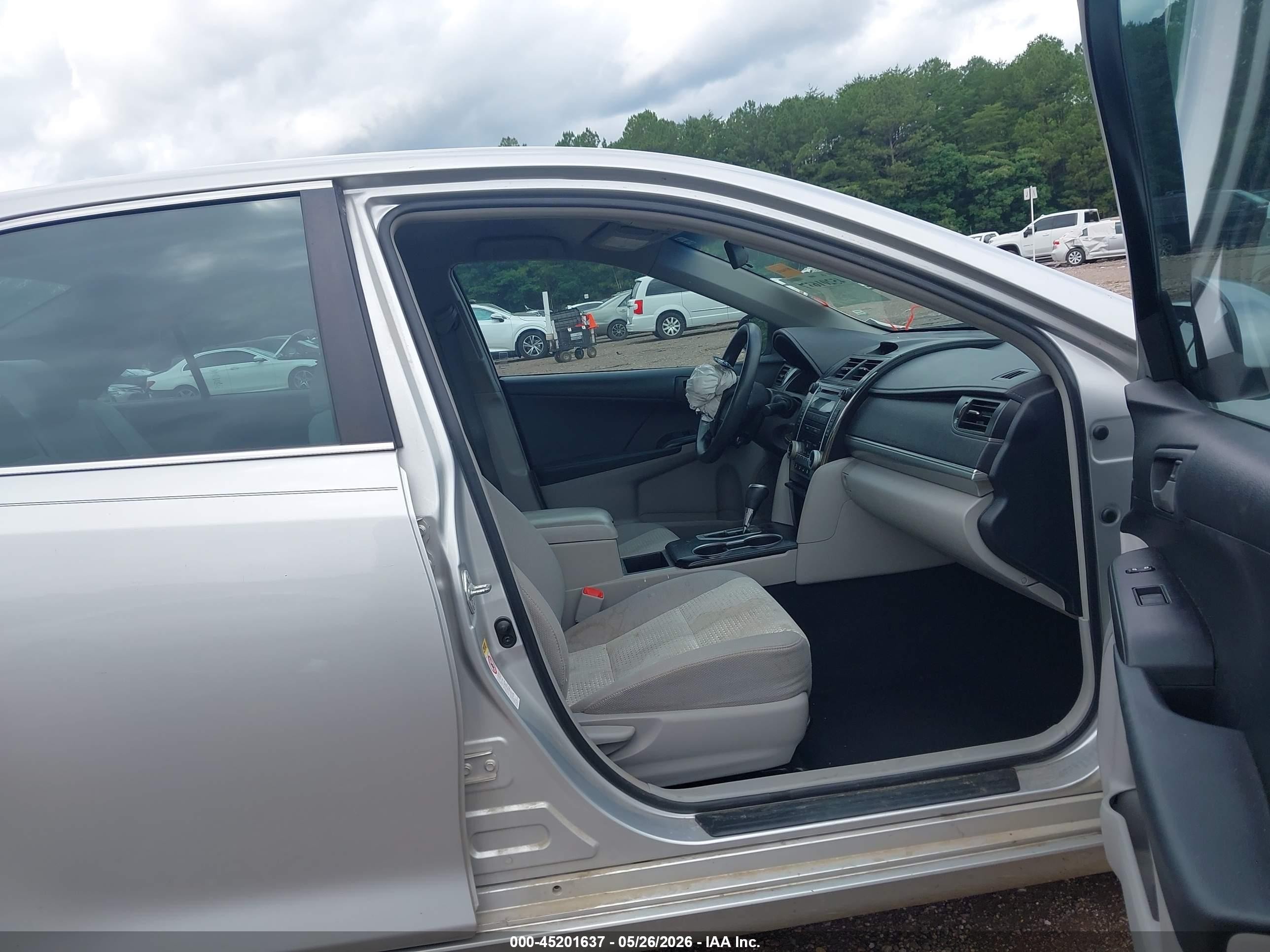 2012 Toyota Camry L Silver vin: 4T1BF1FK0CU511254