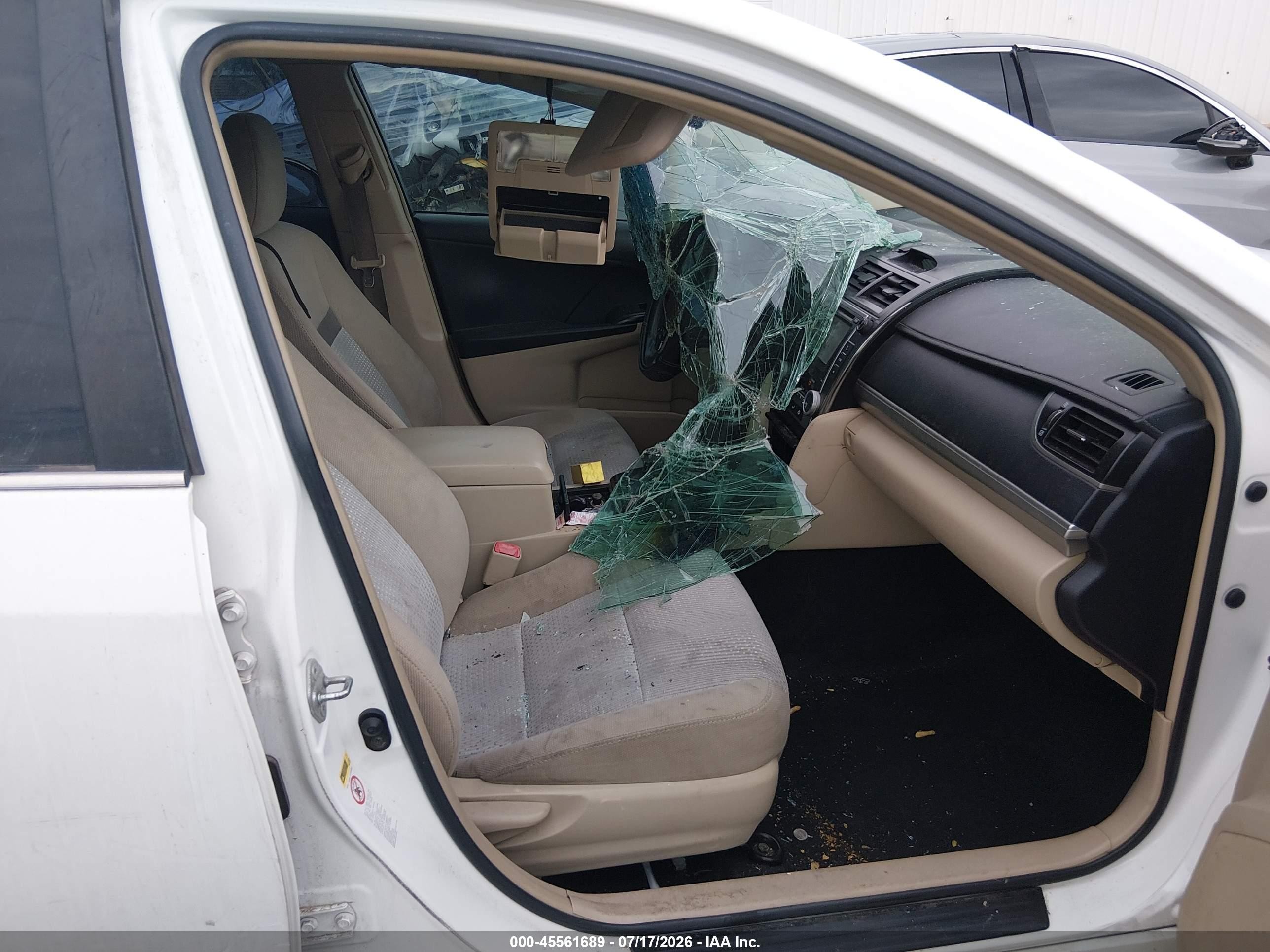 2012 Toyota Camry Le White vin: 4T1BF1FK0CU540026
