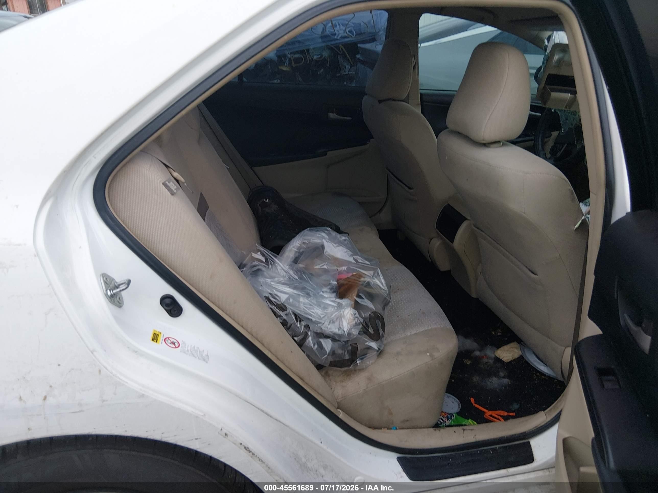 2012 Toyota Camry Le White vin: 4T1BF1FK0CU540026