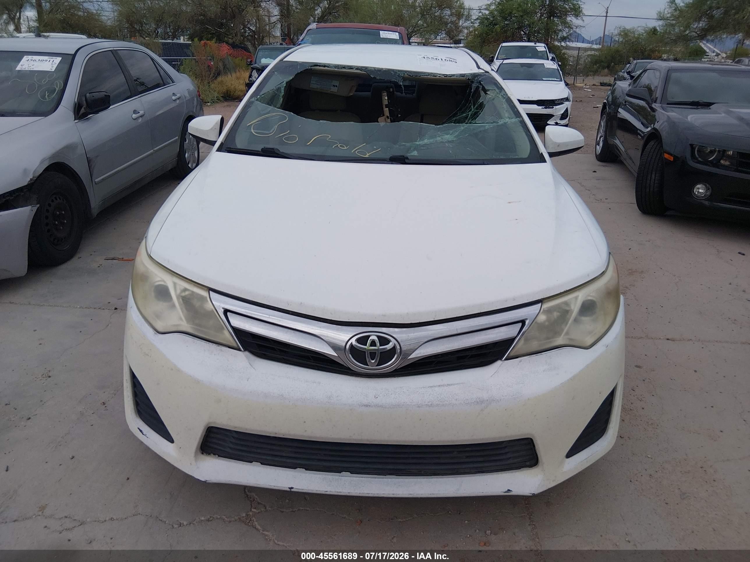 2012 Toyota Camry Le White vin: 4T1BF1FK0CU540026