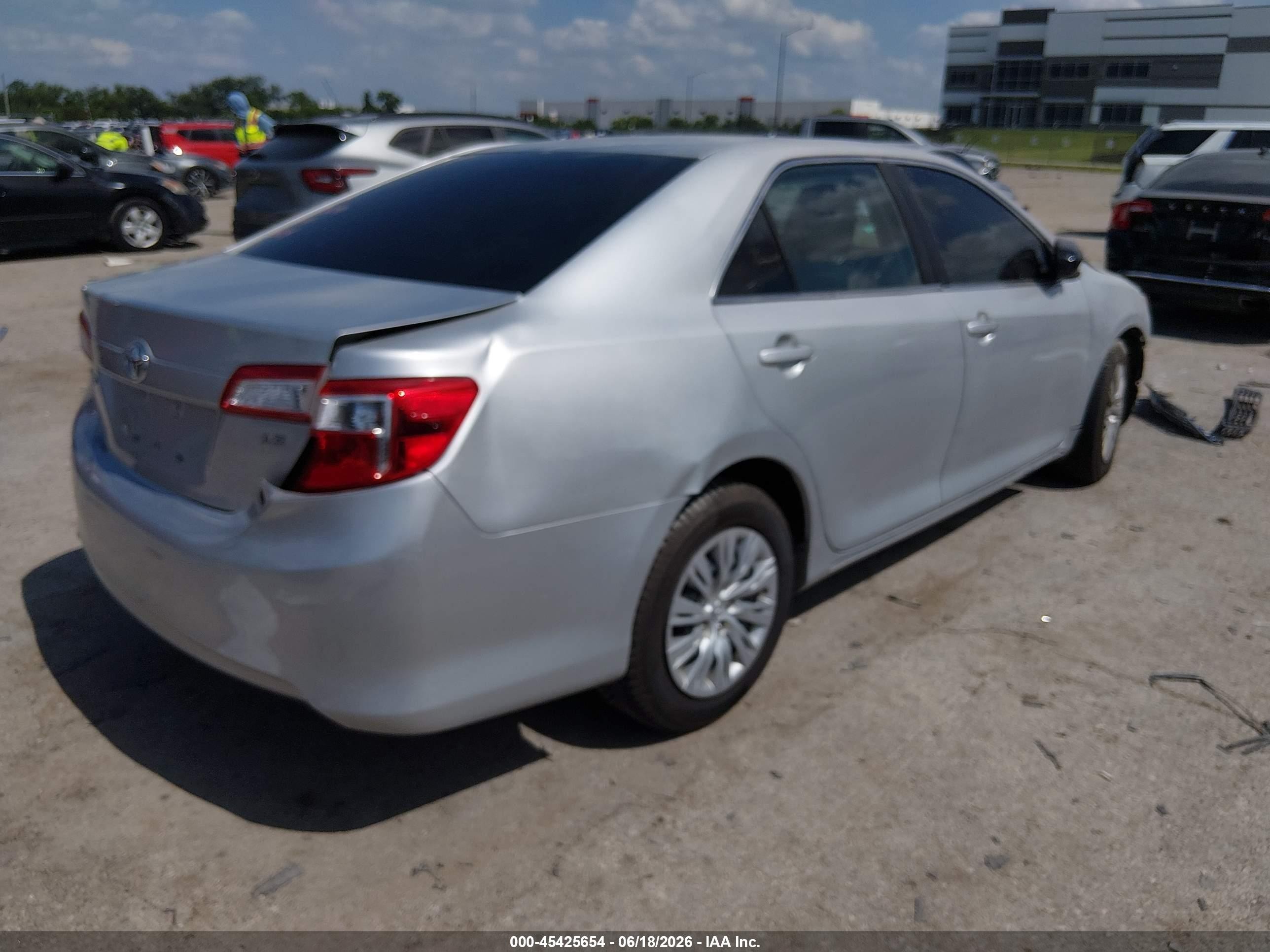 2013 Toyota Camry Le Серебряный vin: 4T1BF1FK0DU213014