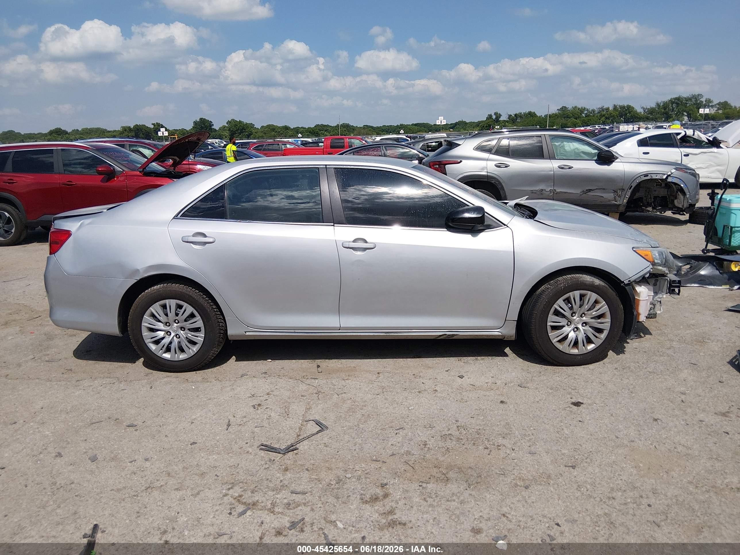 2013 Toyota Camry Le Серебряный vin: 4T1BF1FK0DU213014