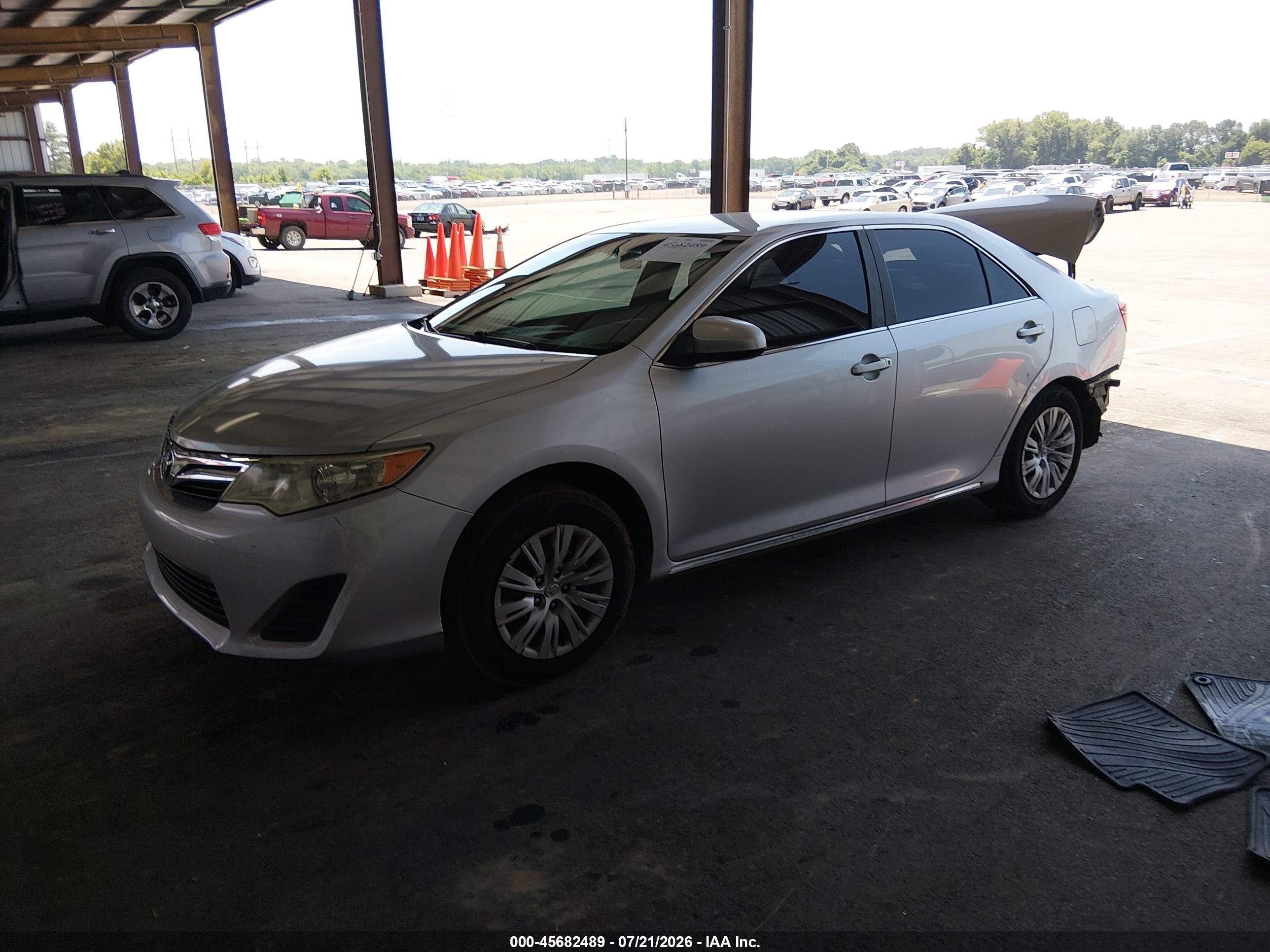2013 Toyota Camry Le Silver vin: 4T1BF1FK0DU249074