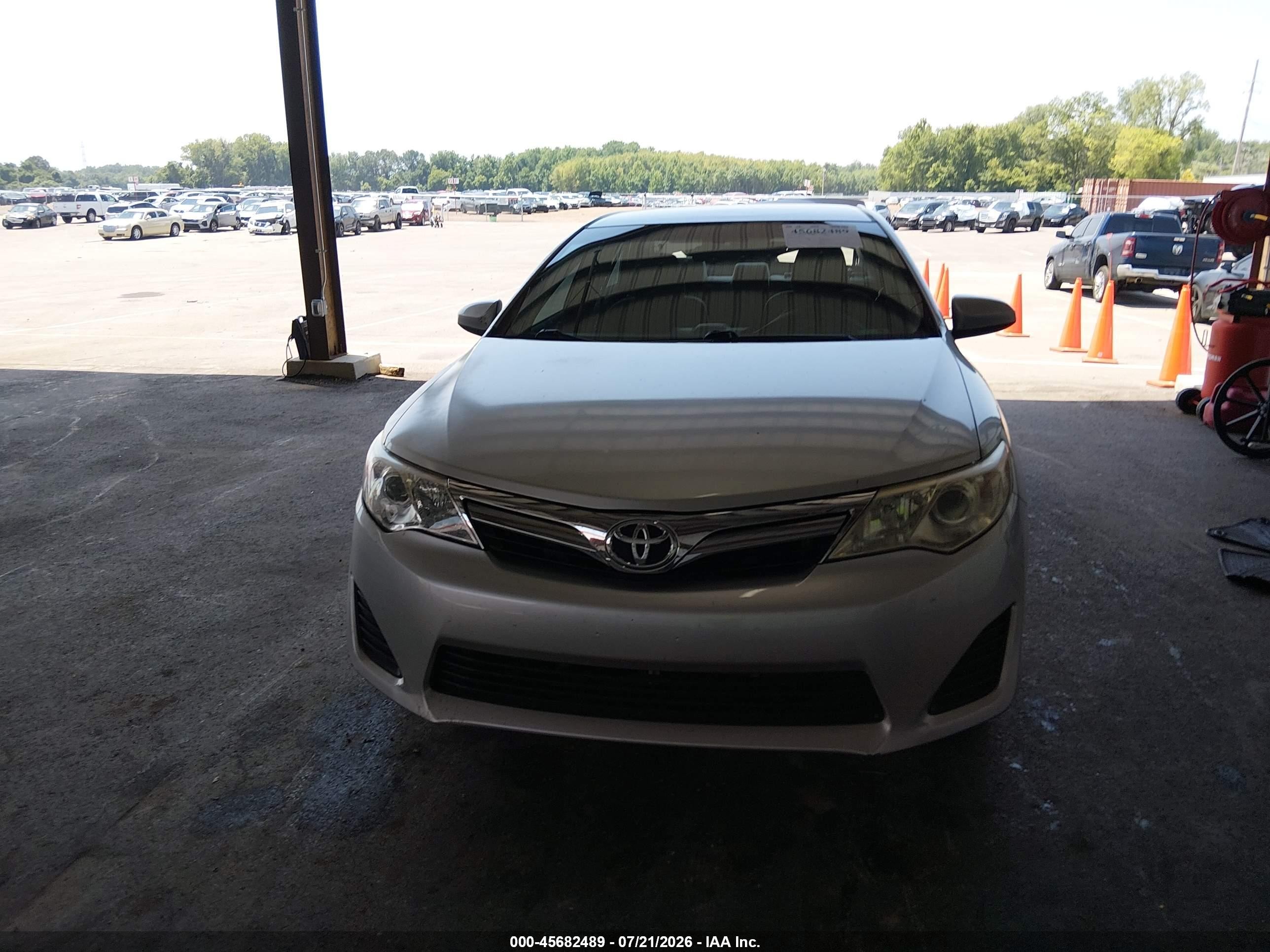 2013 Toyota Camry Le Silver vin: 4T1BF1FK0DU249074