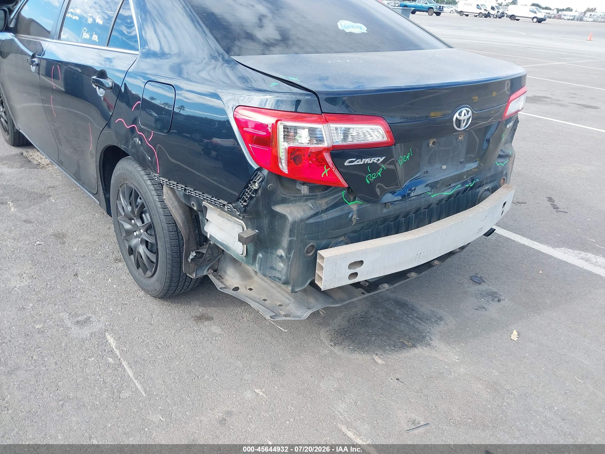 2013 Toyota Camry Le Dark Blue vin: 4T1BF1FK0DU262486